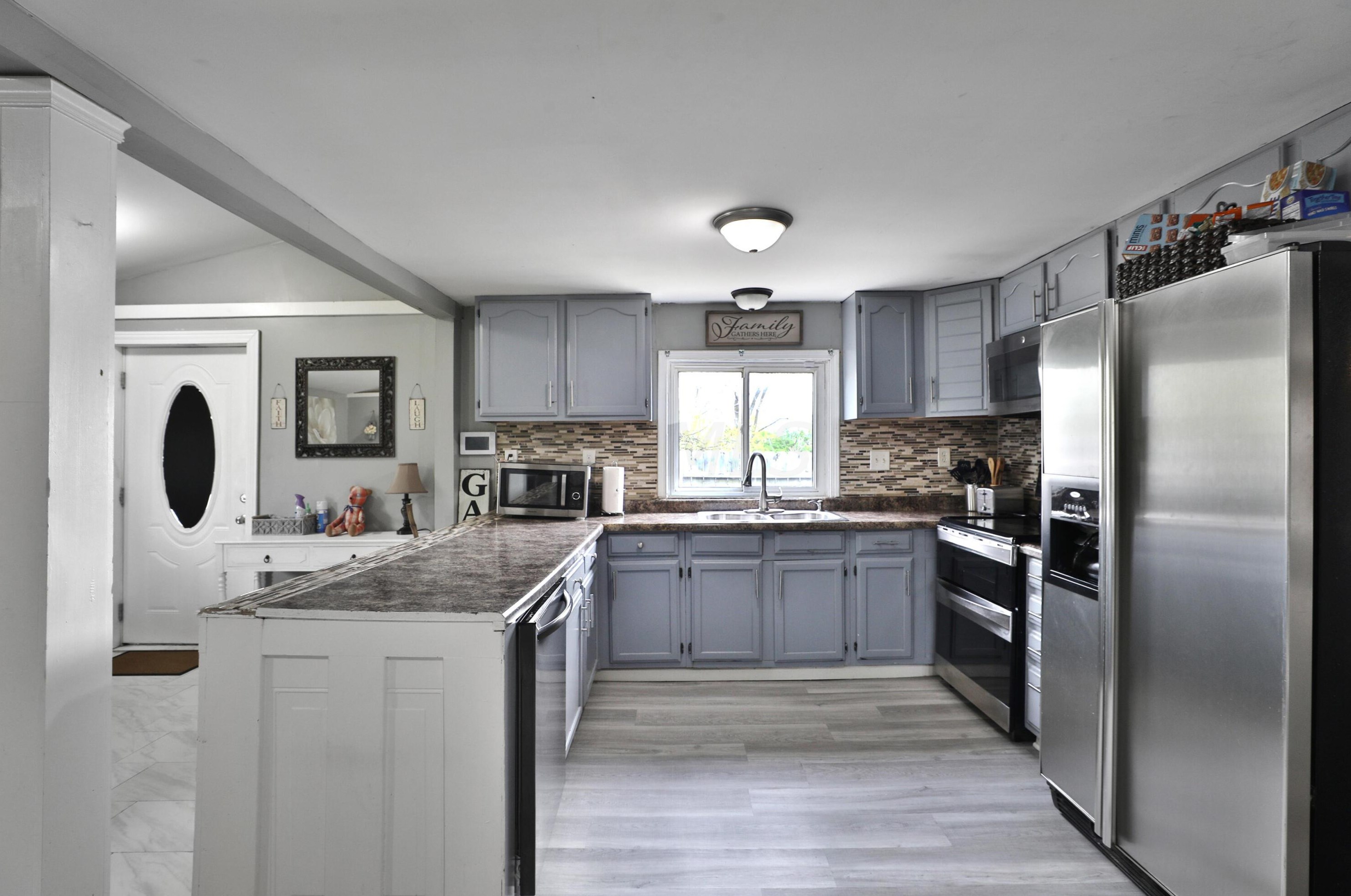 406 Emmit Ave, Columbus OH  43228-1961 exterior