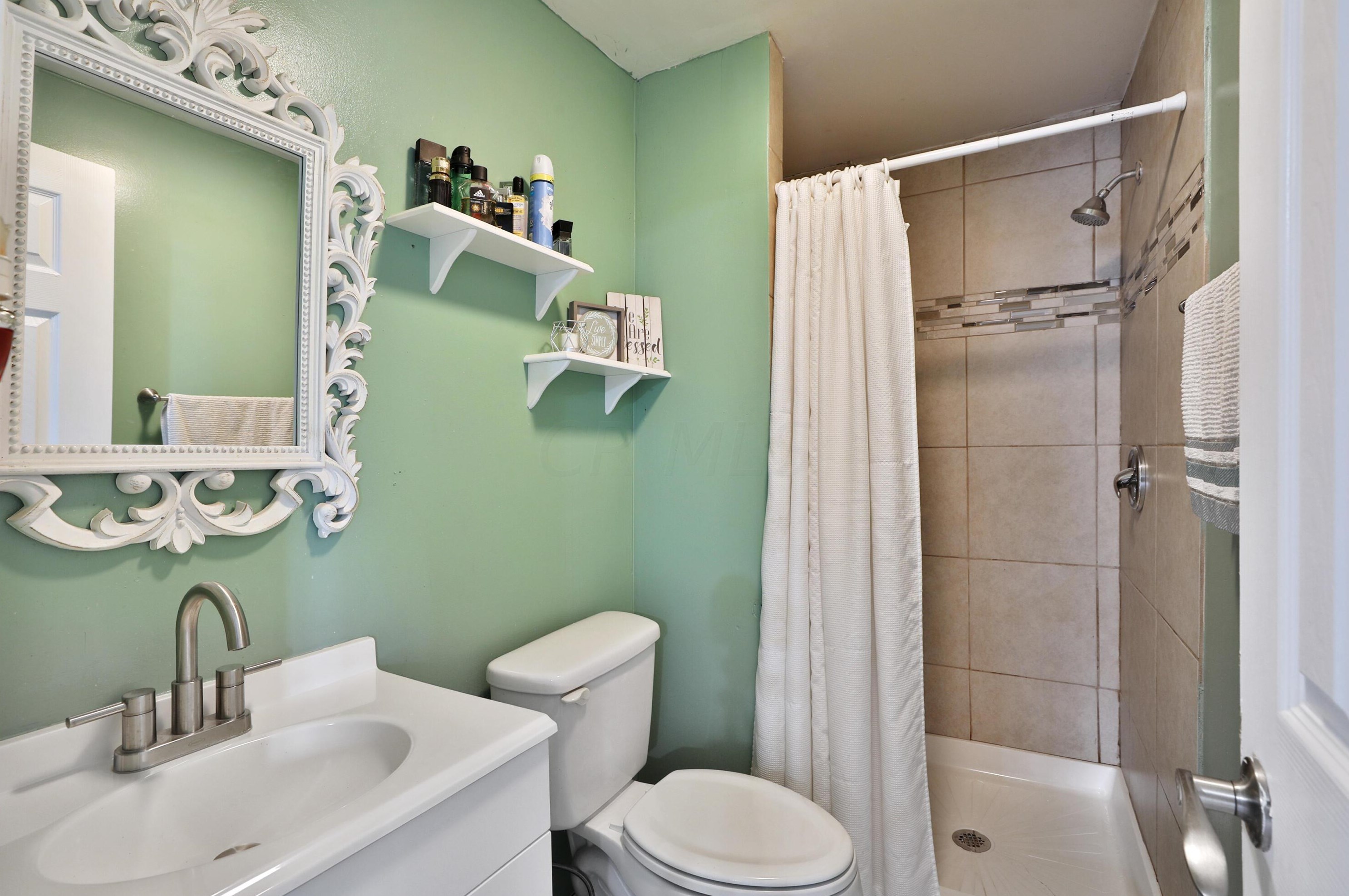 406 Emmit Ave, Columbus OH  43228-1961 exterior