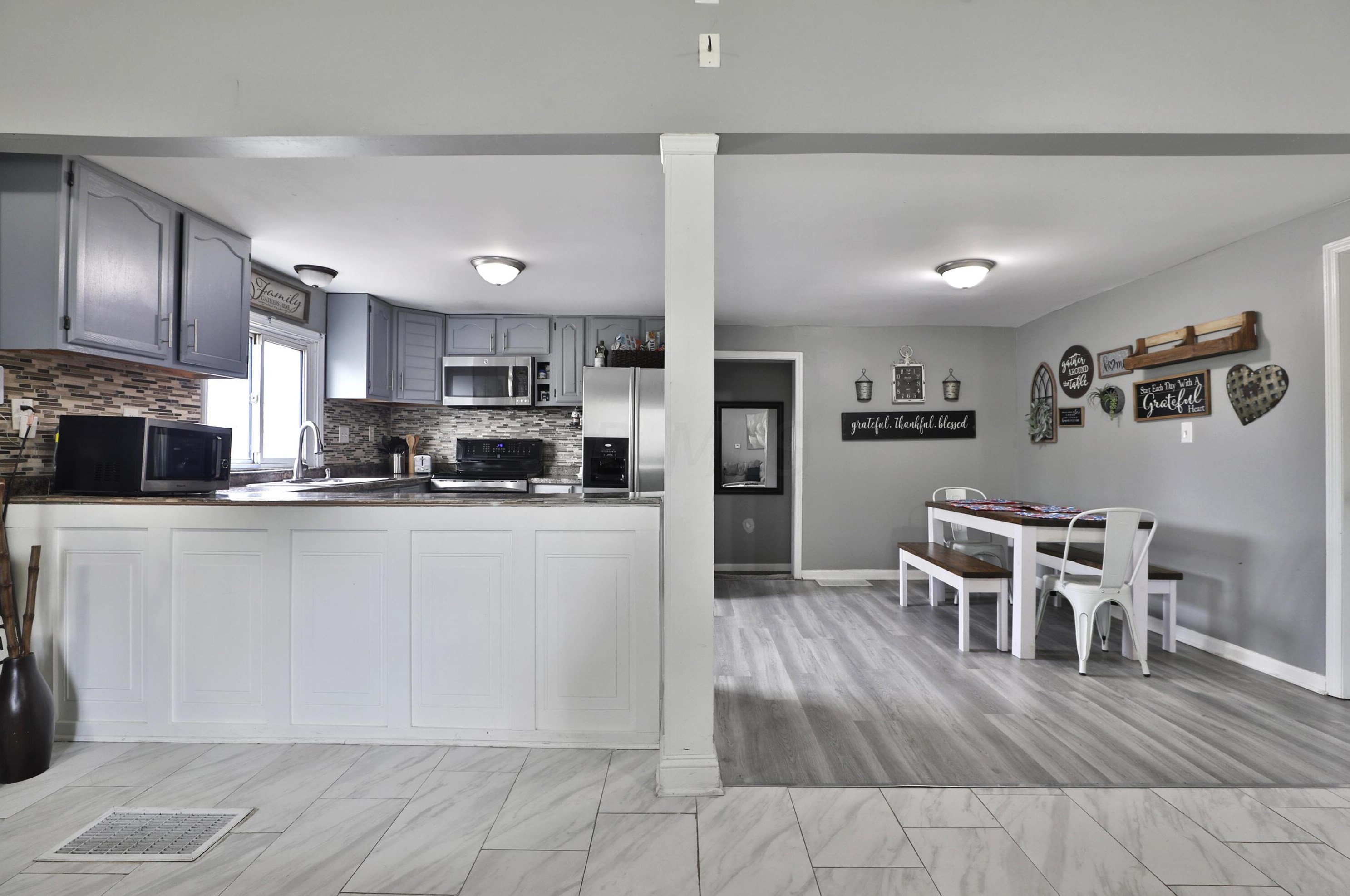 406 Emmit Ave, Columbus OH  43228-1961 exterior