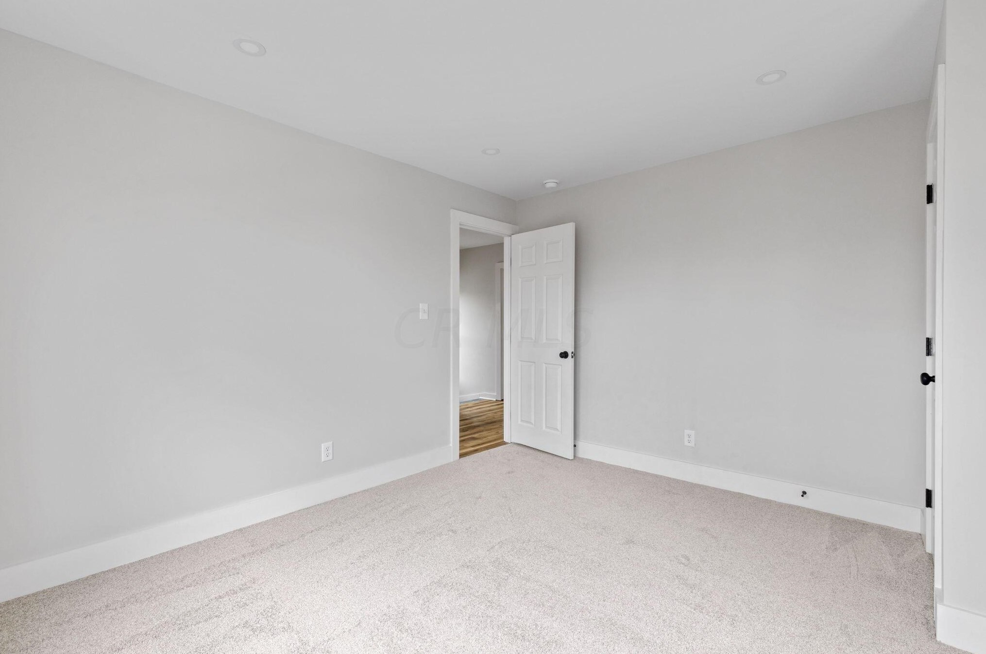 160 Warren Ave, Columbus OH  43204-3054 exterior