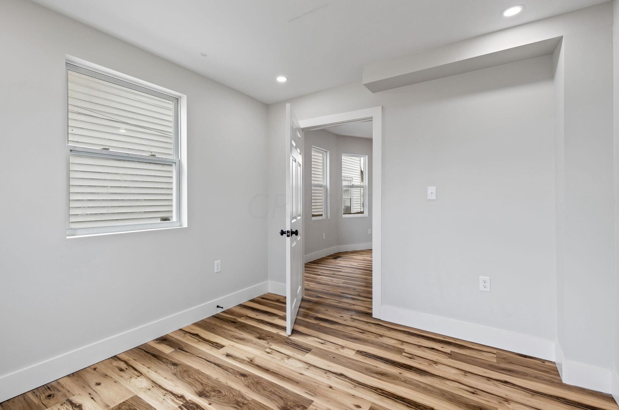 160 Warren Ave, Columbus OH  43204-3054 exterior