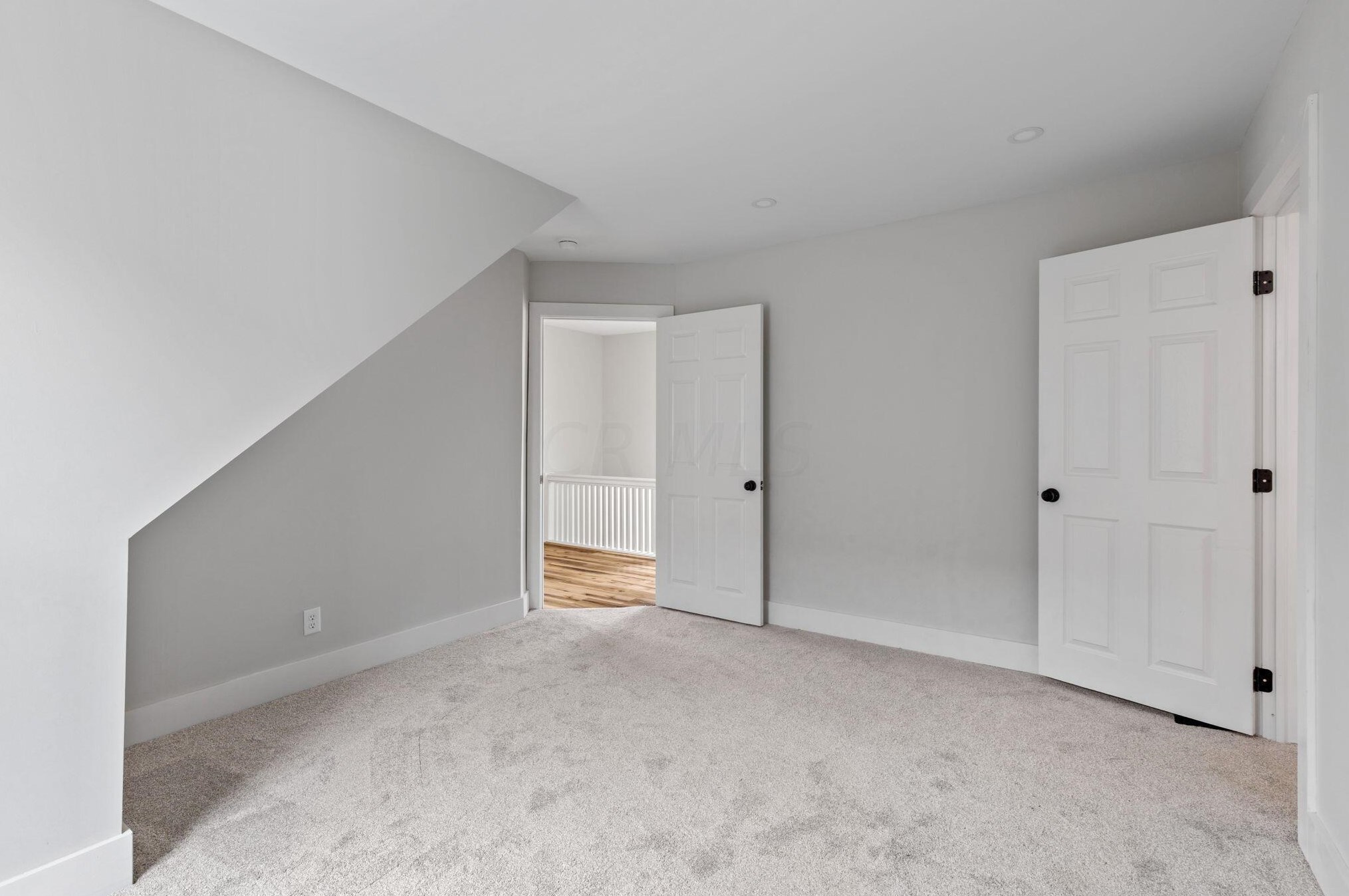 160 Warren Ave, Columbus OH  43204-3054 exterior