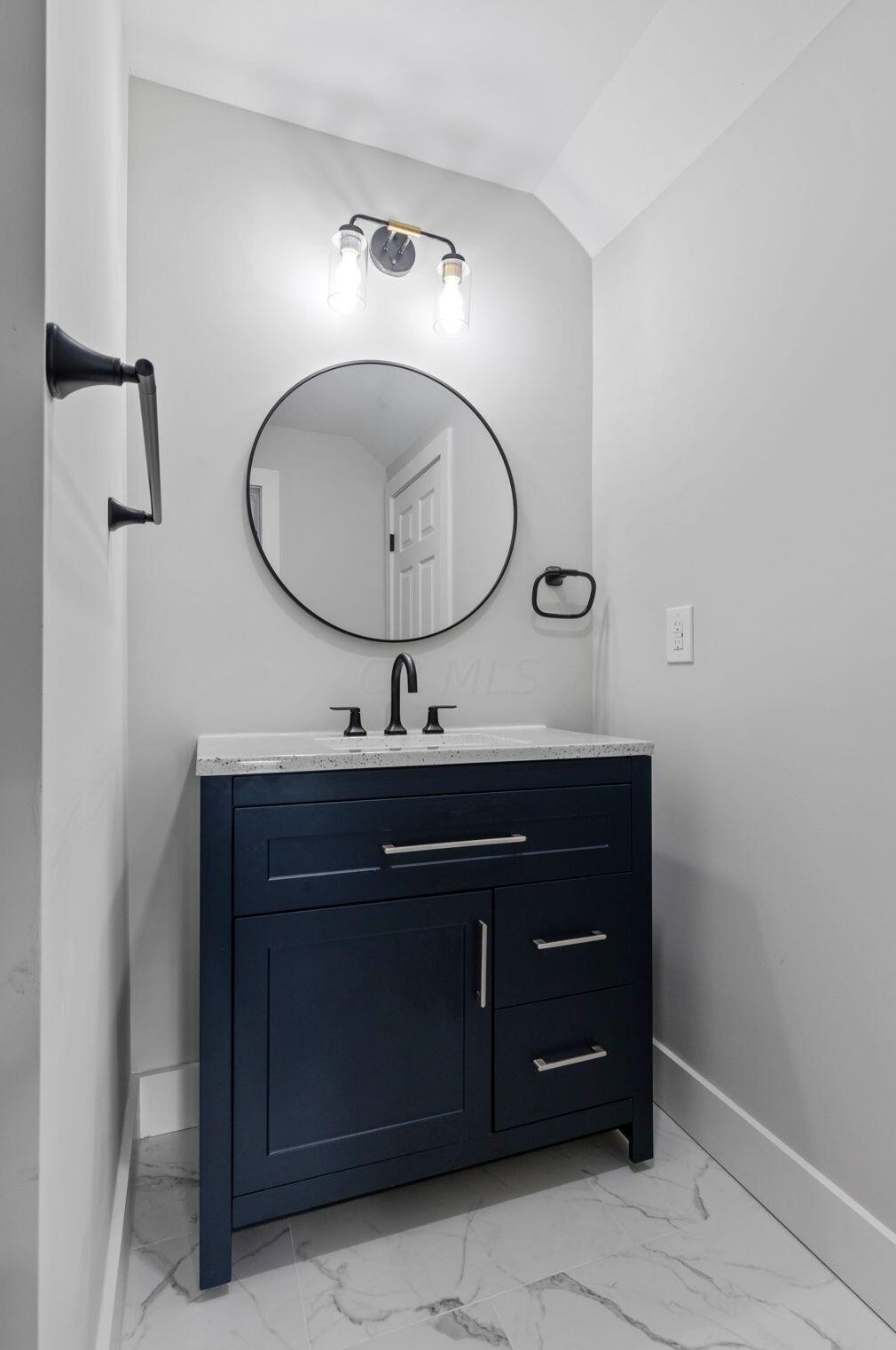 160 Warren Ave, Columbus OH  43204-3054 exterior