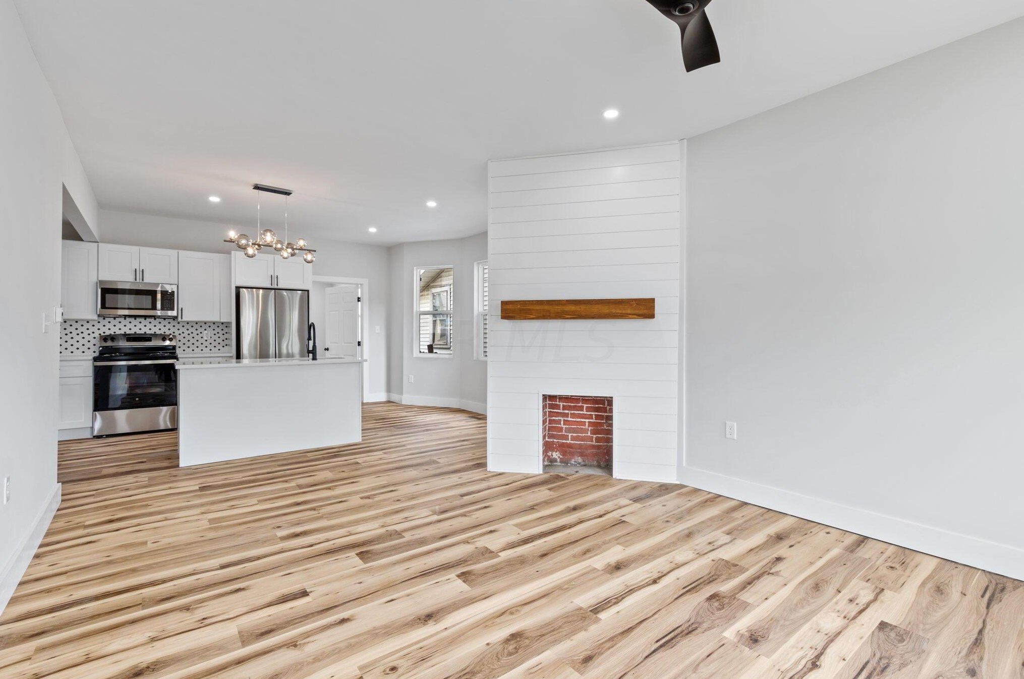 160 Warren Ave, Columbus OH  43204-3054 exterior