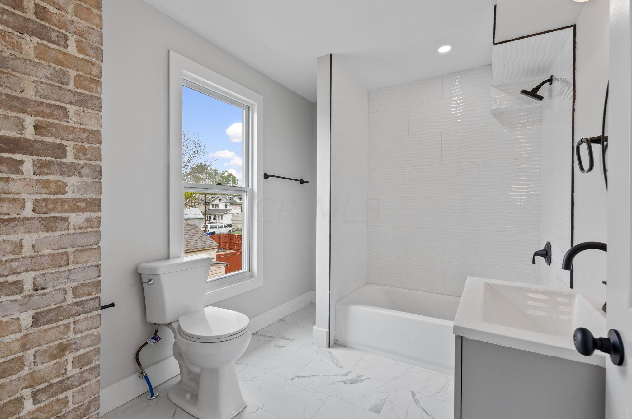 160 Warren Ave, Columbus OH  43204-3054 exterior