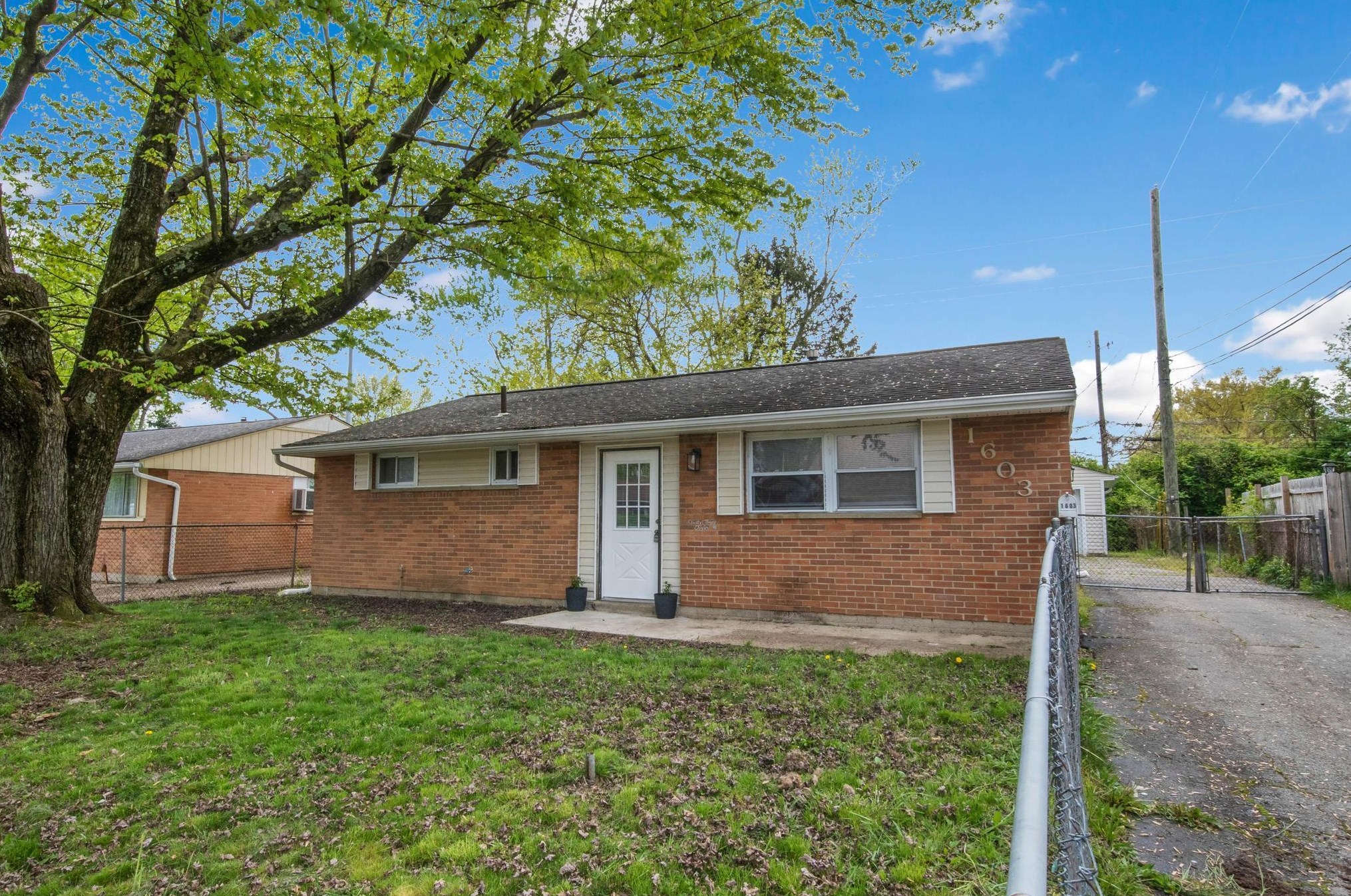 1603 Vilardo Ln, Columbus, OH 43227-3631