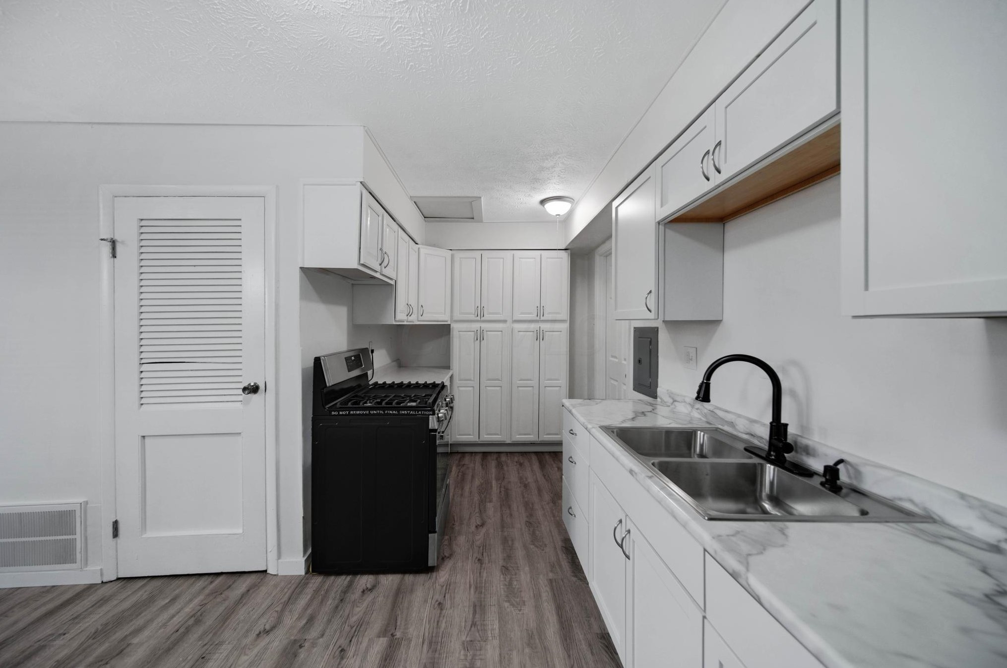 1603 Vilardo Ln, Columbus OH 43227-3630 exterior