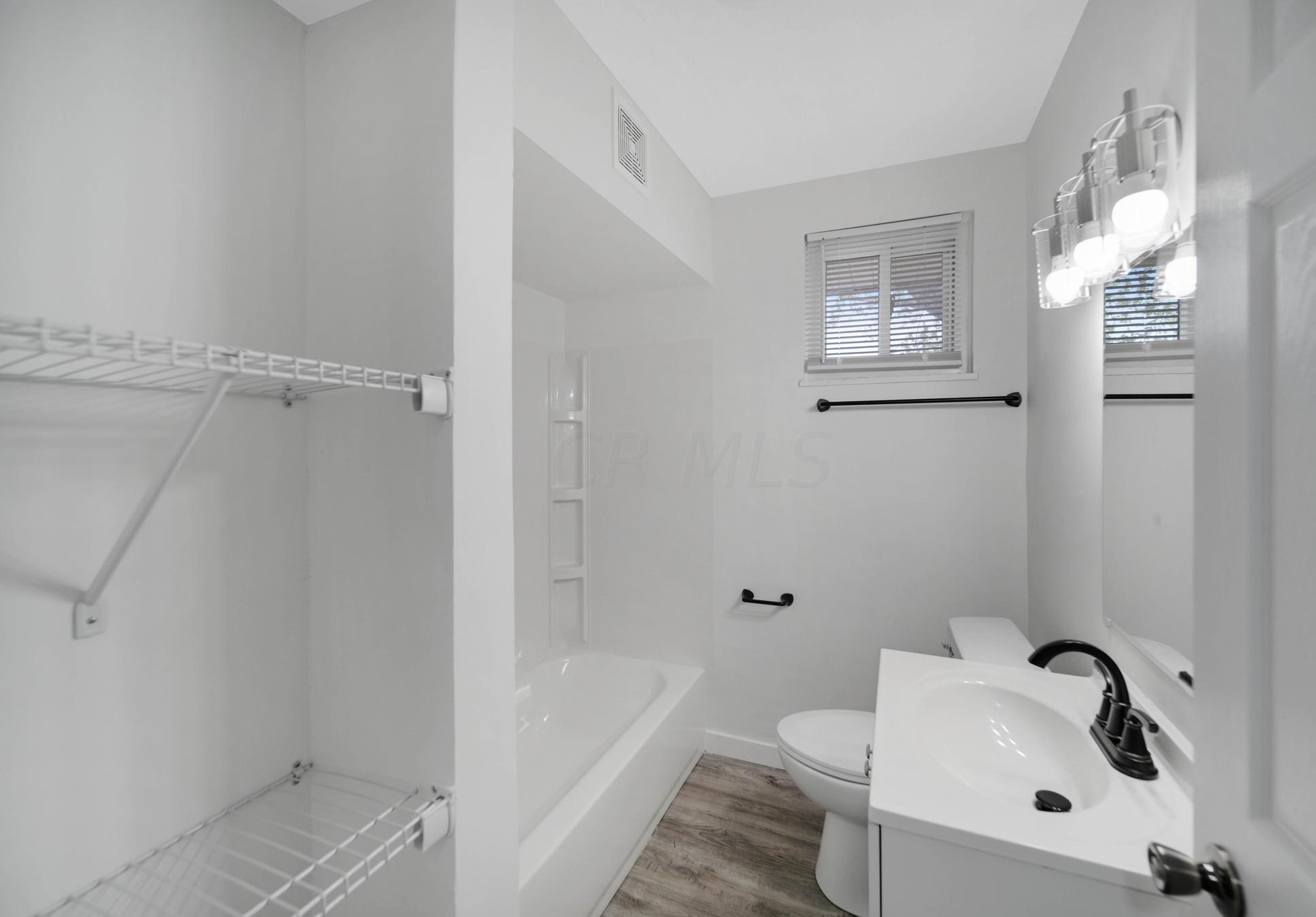 1603 Vilardo Ln, Columbus OH 43227-3630 exterior