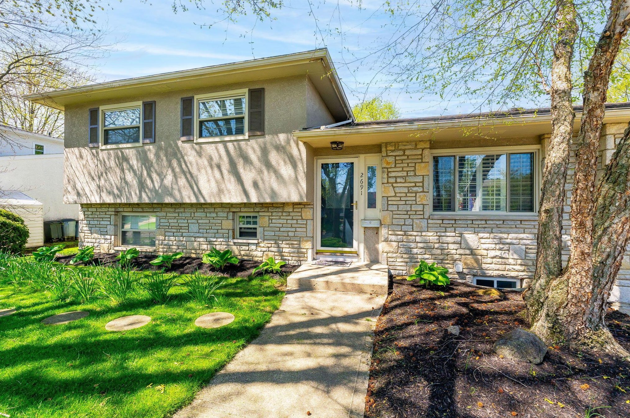 2691 Montcalm Rd, Columbus, OH 43221-3452