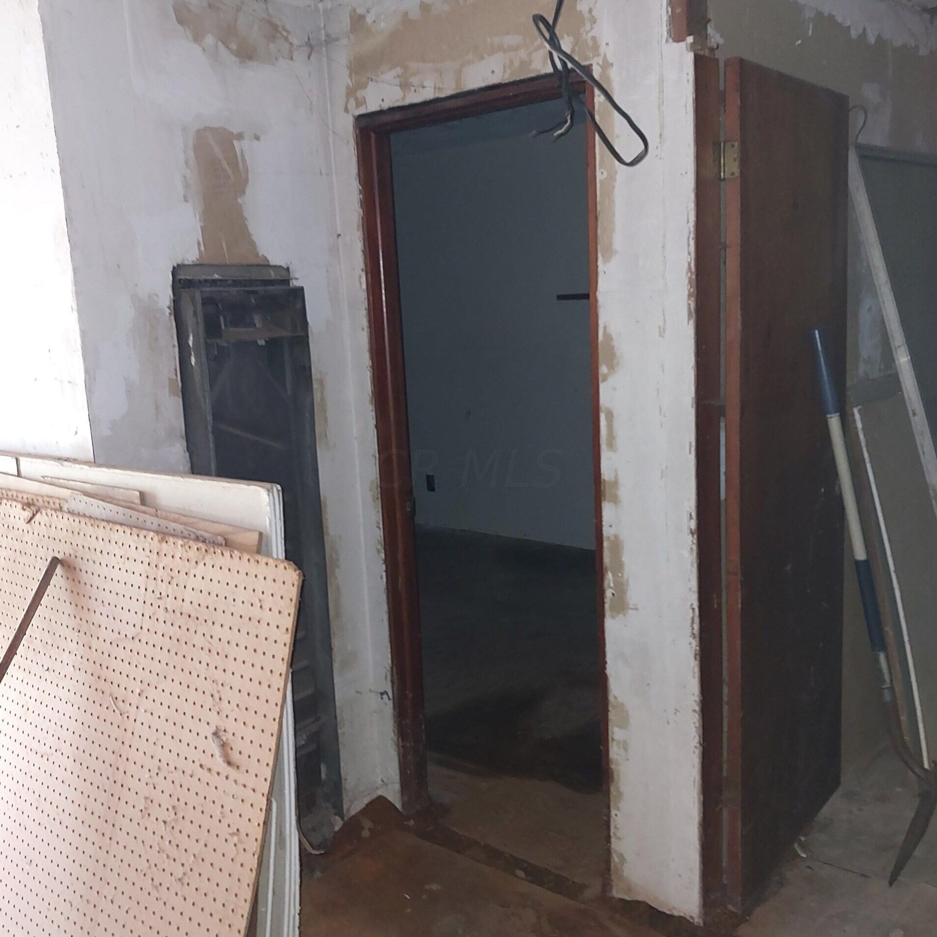 1750 16 Ave, Columbus OH 43219-1915 exterior