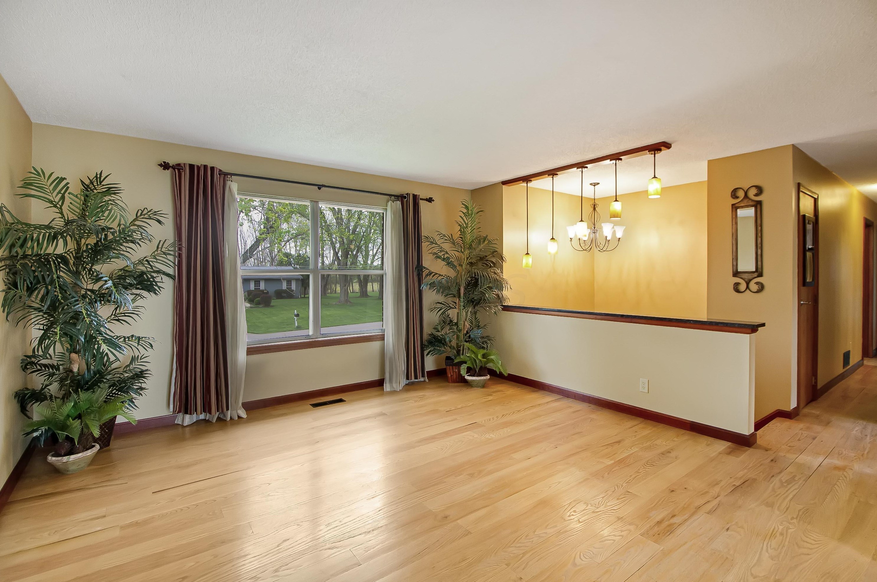 83 Amberly Dr, Granville, OH 43023