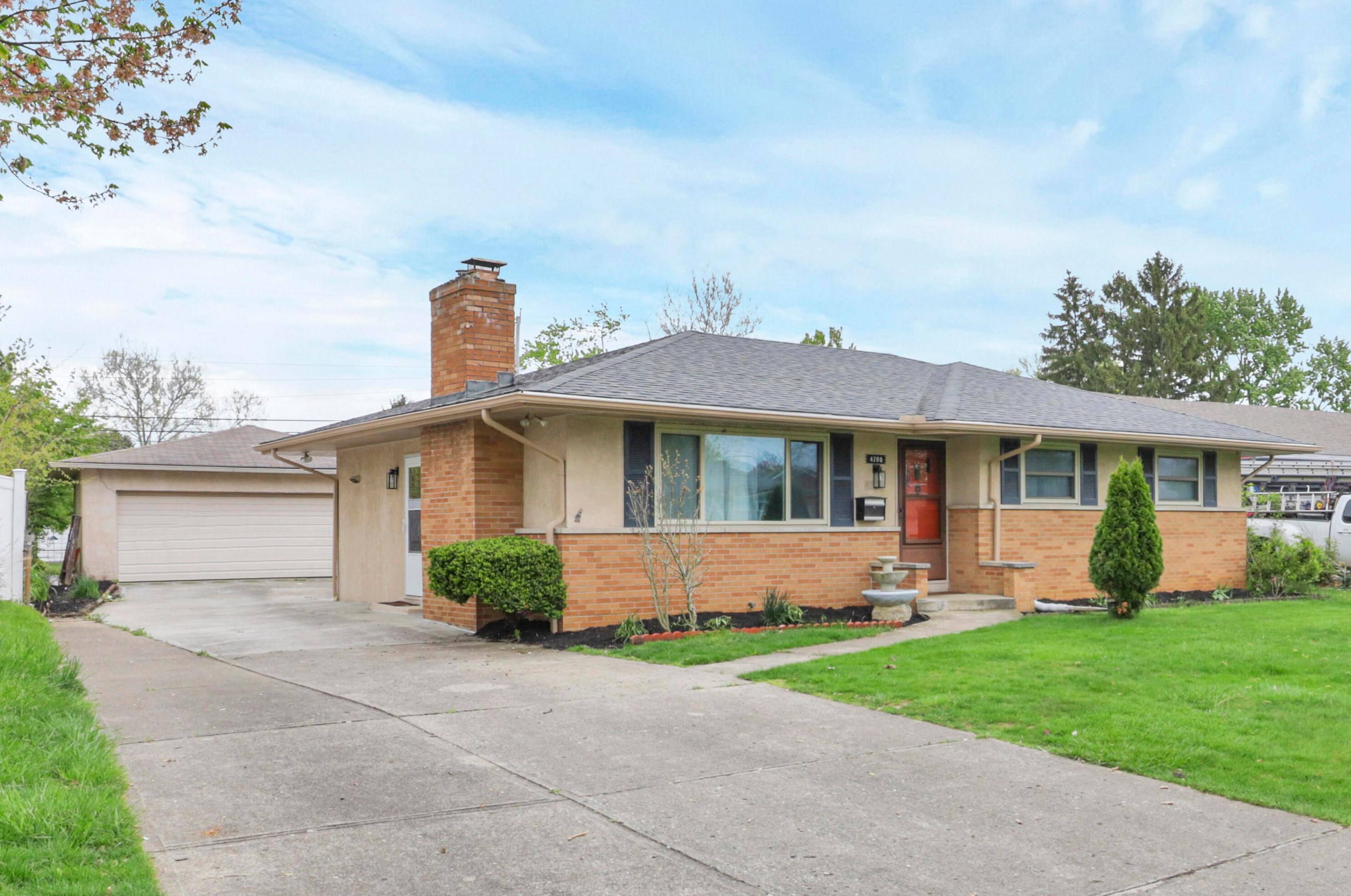 4708 Almont Dr, Columbus, OH 43229-6302