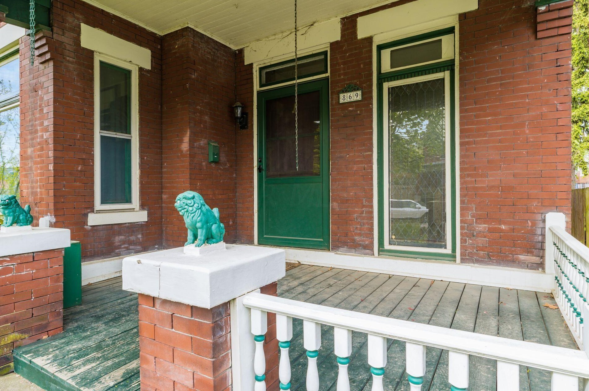 869 S Champion Ave, Columbus, OH 43206