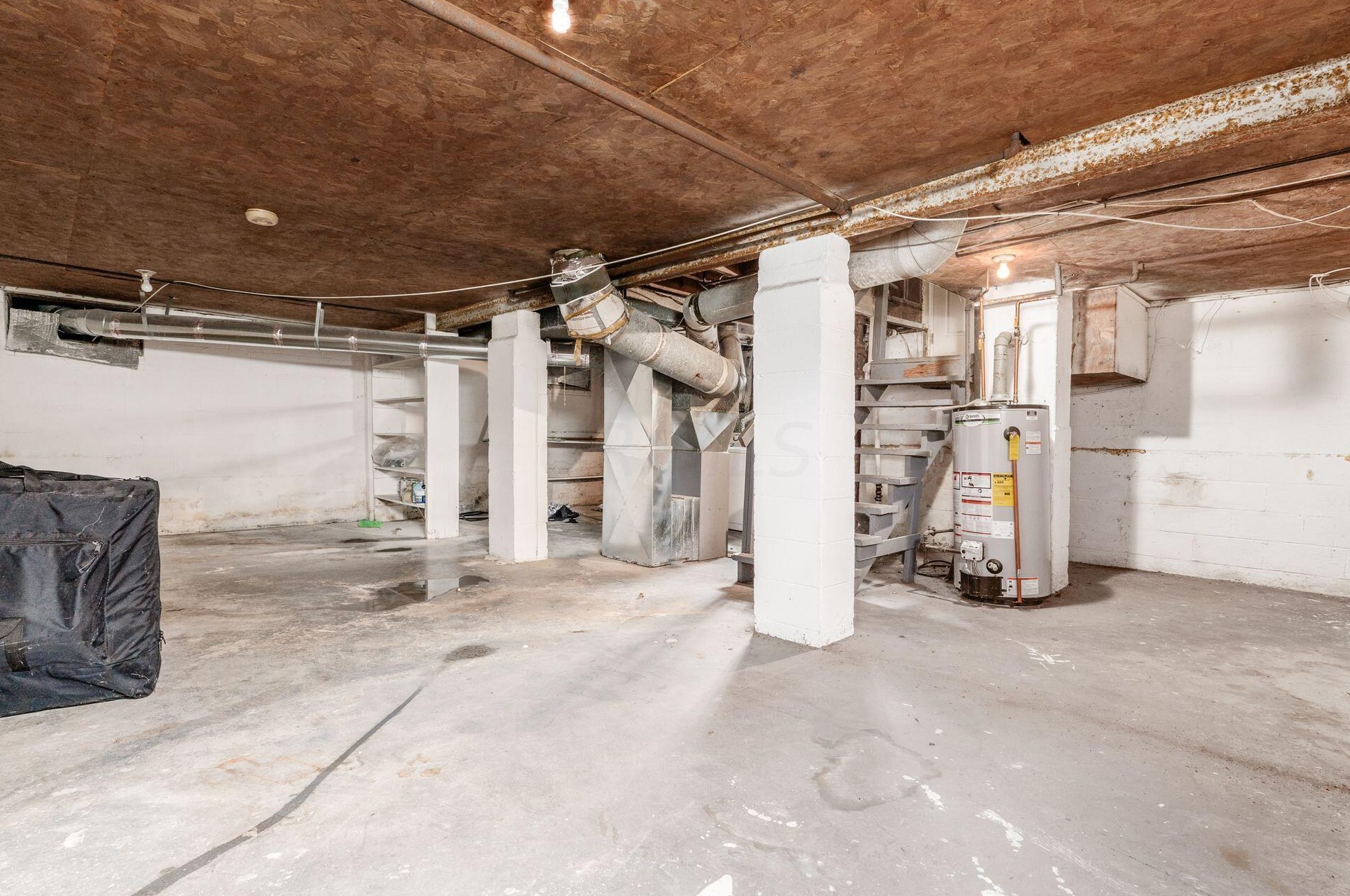 2181 Sagamore Rd, Columbus OH  43219-1285 exterior