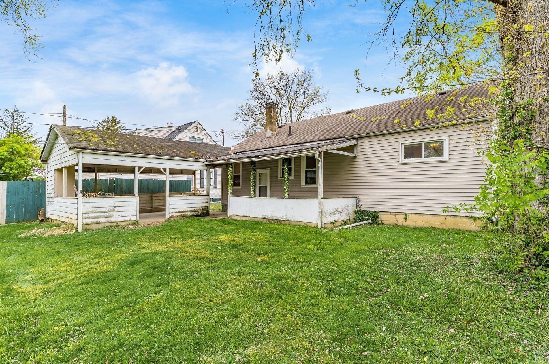 2181 Sagamore Rd, Columbus OH  43219-1285 exterior