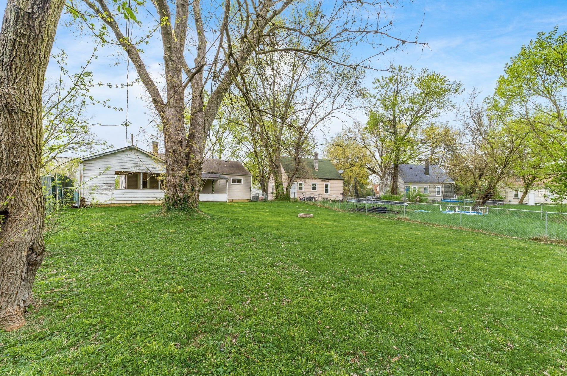 2181 Sagamore Rd, Columbus OH  43219-1285 exterior