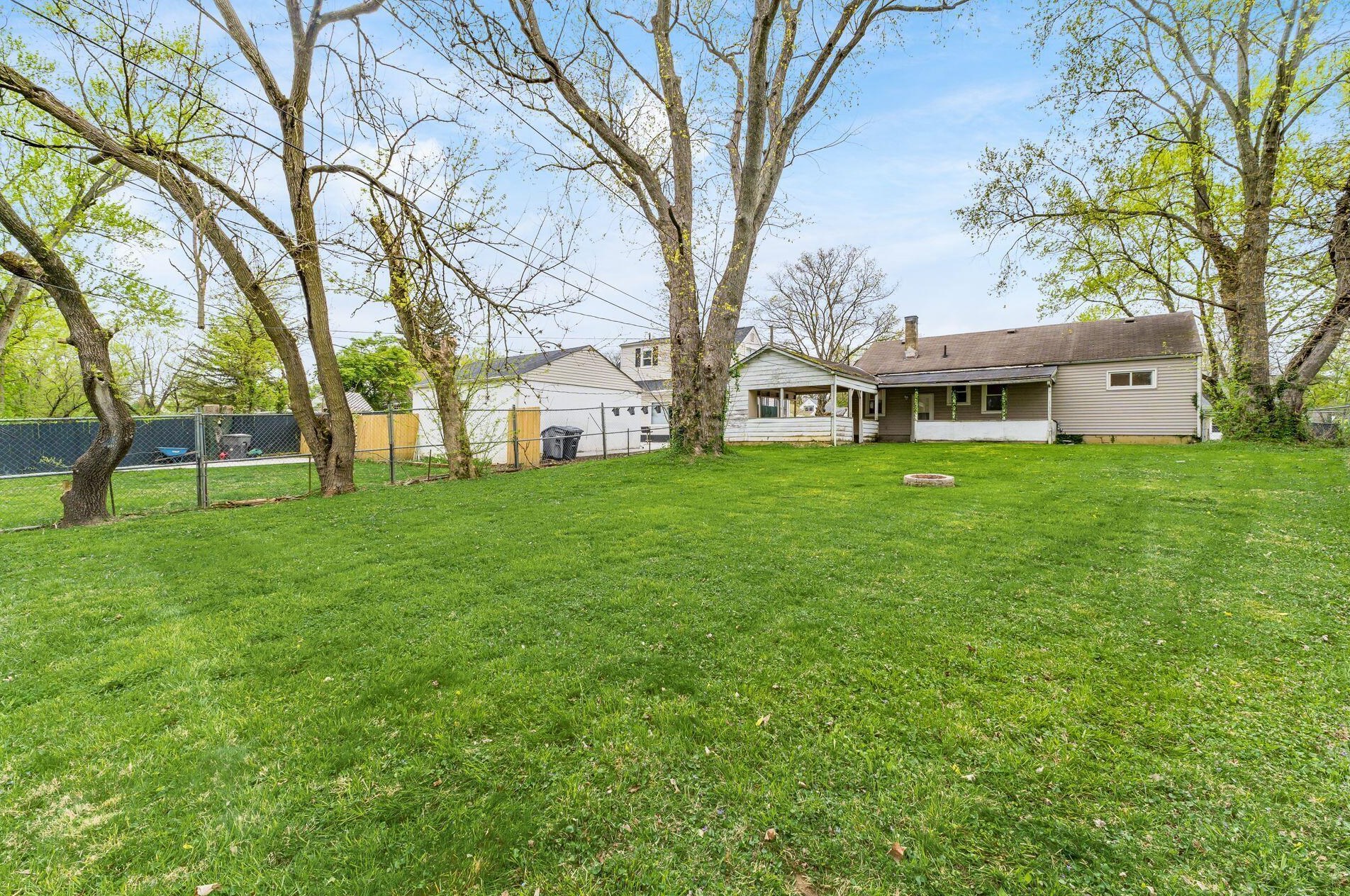 2181 Sagamore Rd, Columbus OH  43219-1285 exterior