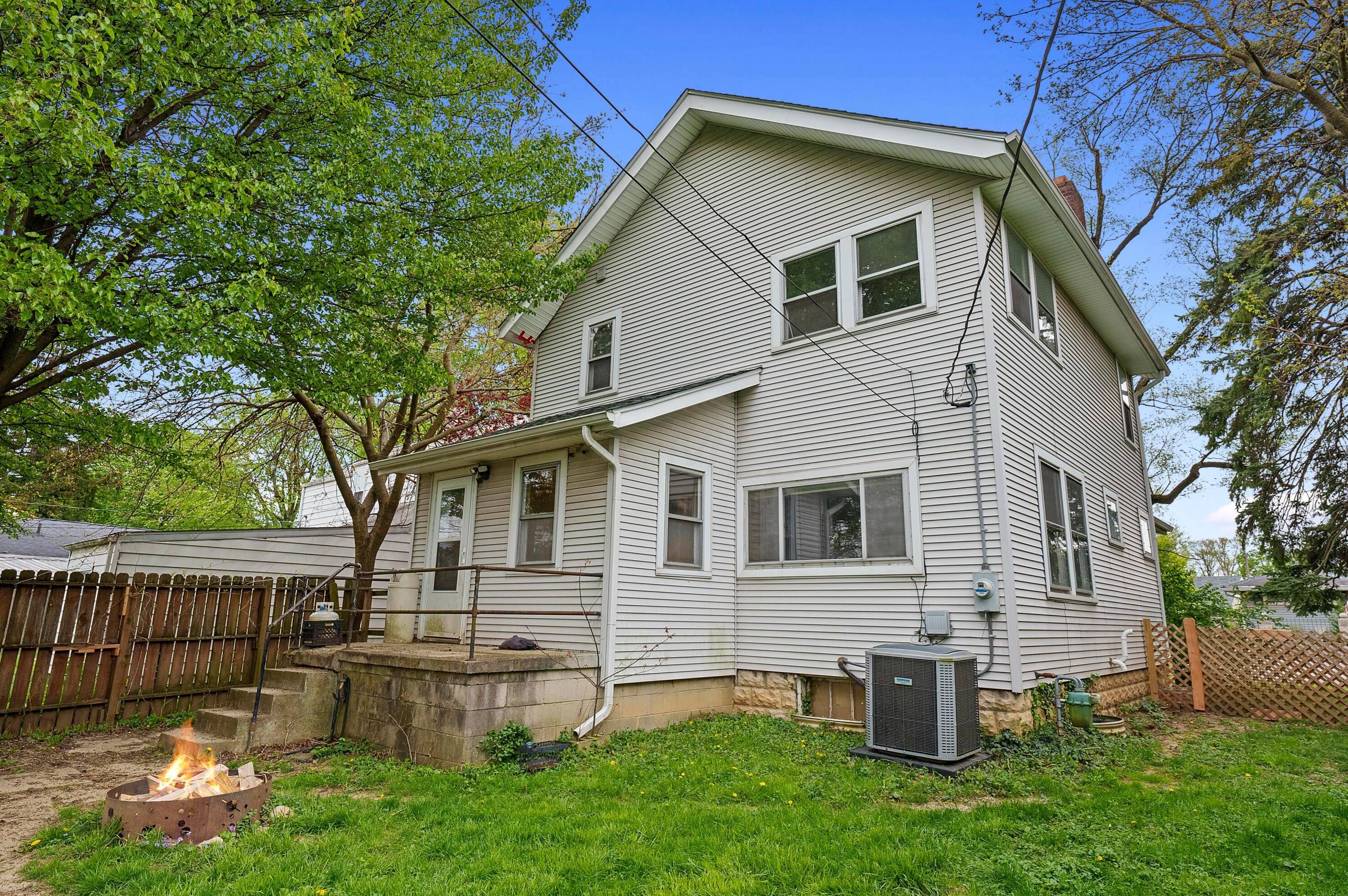 2730 Elliott Ave, Columbus OH  43204-3436 exterior