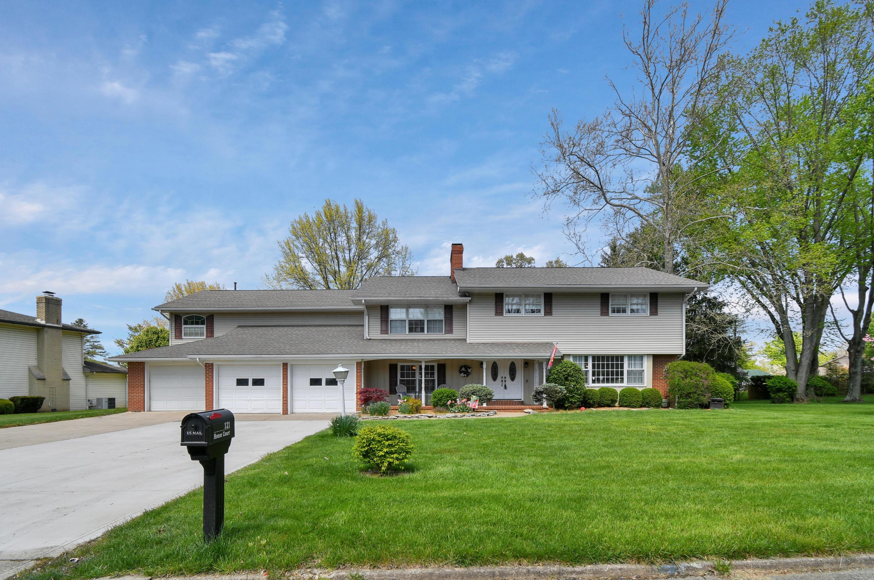 121 Honor Ct, Lancaster, OH 43130