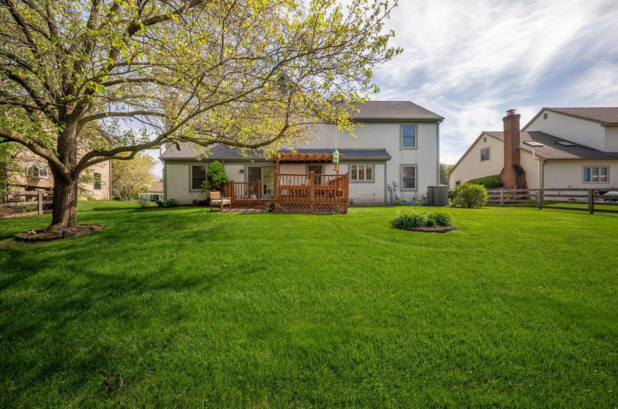 6867 Linbrook Blvd, Columbus OH  43235-5119 exterior
