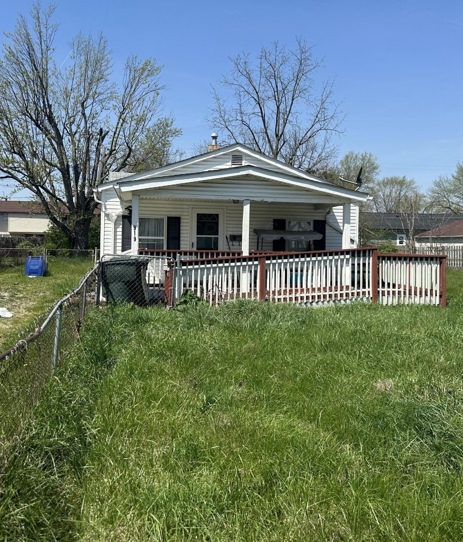 919 Clarendon Ave, Columbus, OH 43223-2741