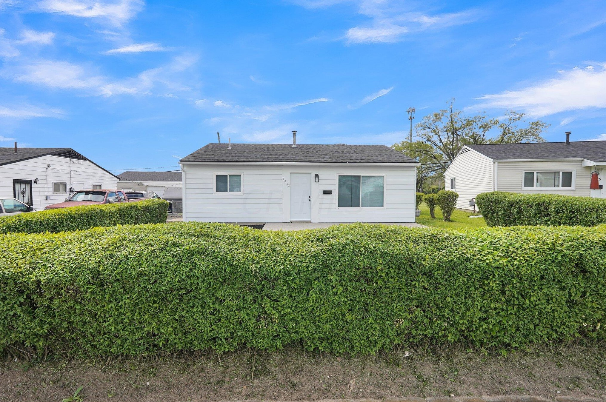 2943 Southfield Dr, Columbus OH 43207-3389 exterior