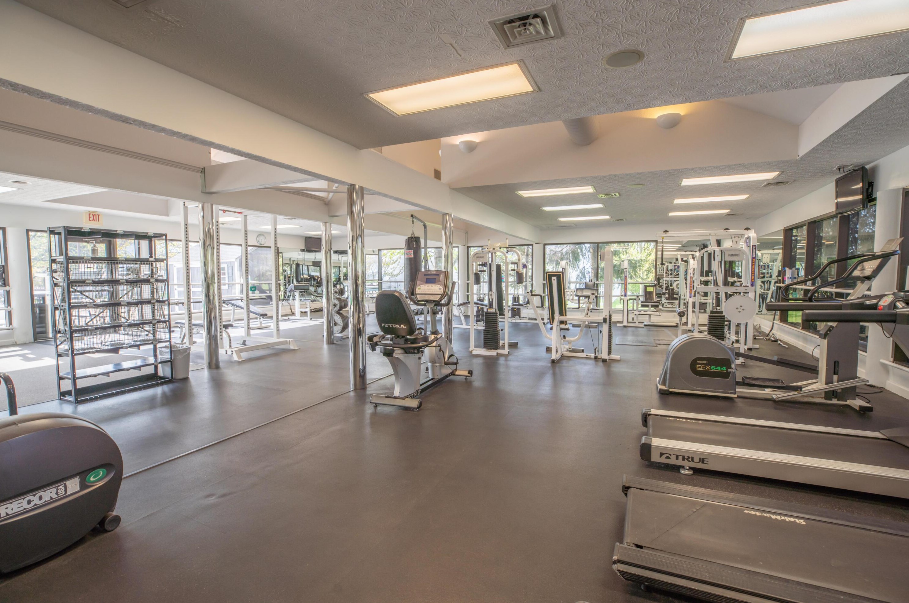 4716 Hobson Dr, Columbus OH 43228-6490 exterior