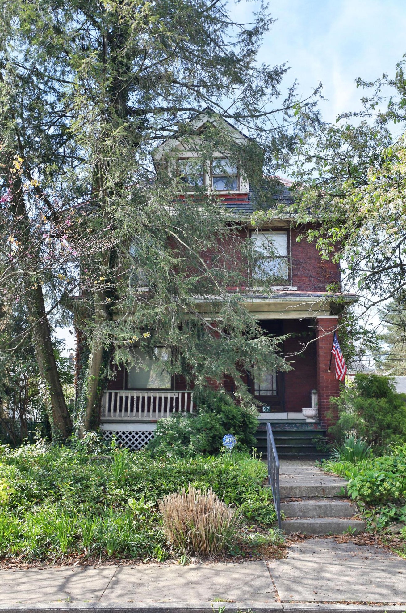 97 Oakland Ave, Columbus, OH 43201-1206