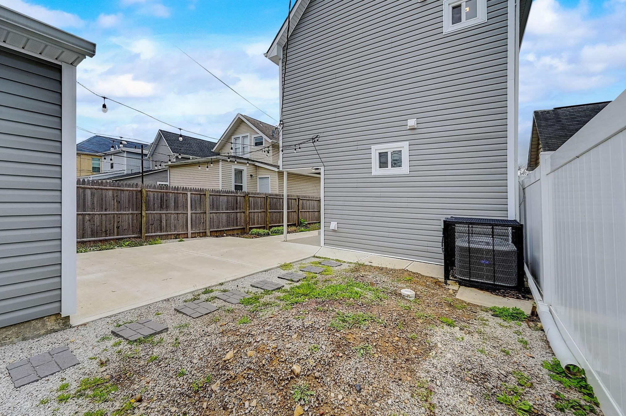 606 Stewart Ave, Columbus OH  43206-2884 exterior