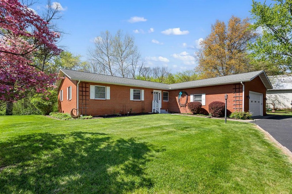 5266 State Route 752, Ashville, OH 43103
