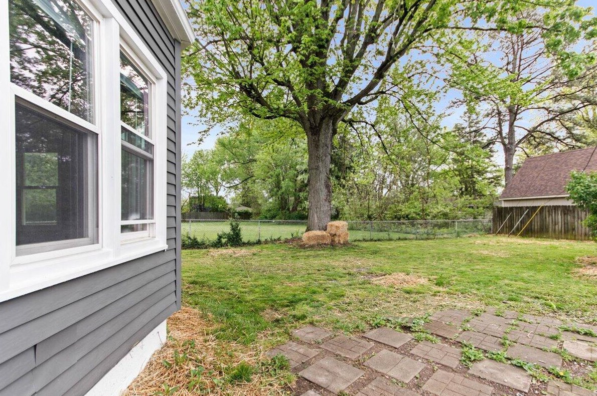 917 Lenore Ave, Columbus OH  43224-3238 exterior