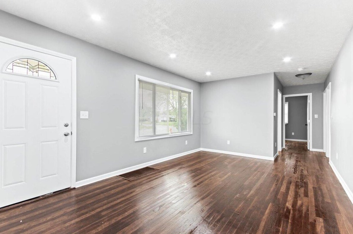 917 Lenore Ave, Columbus OH  43224-3238 exterior