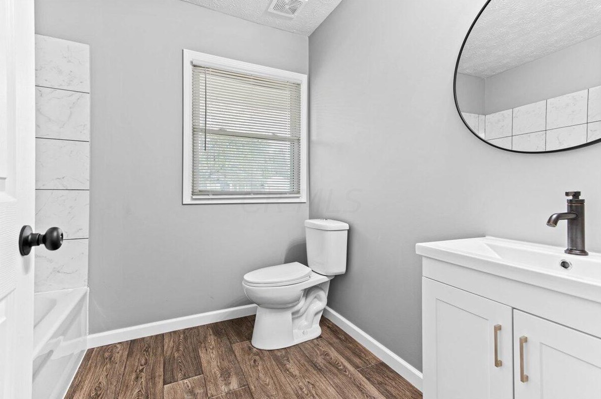 917 Lenore Ave, Columbus OH  43224-3238 exterior