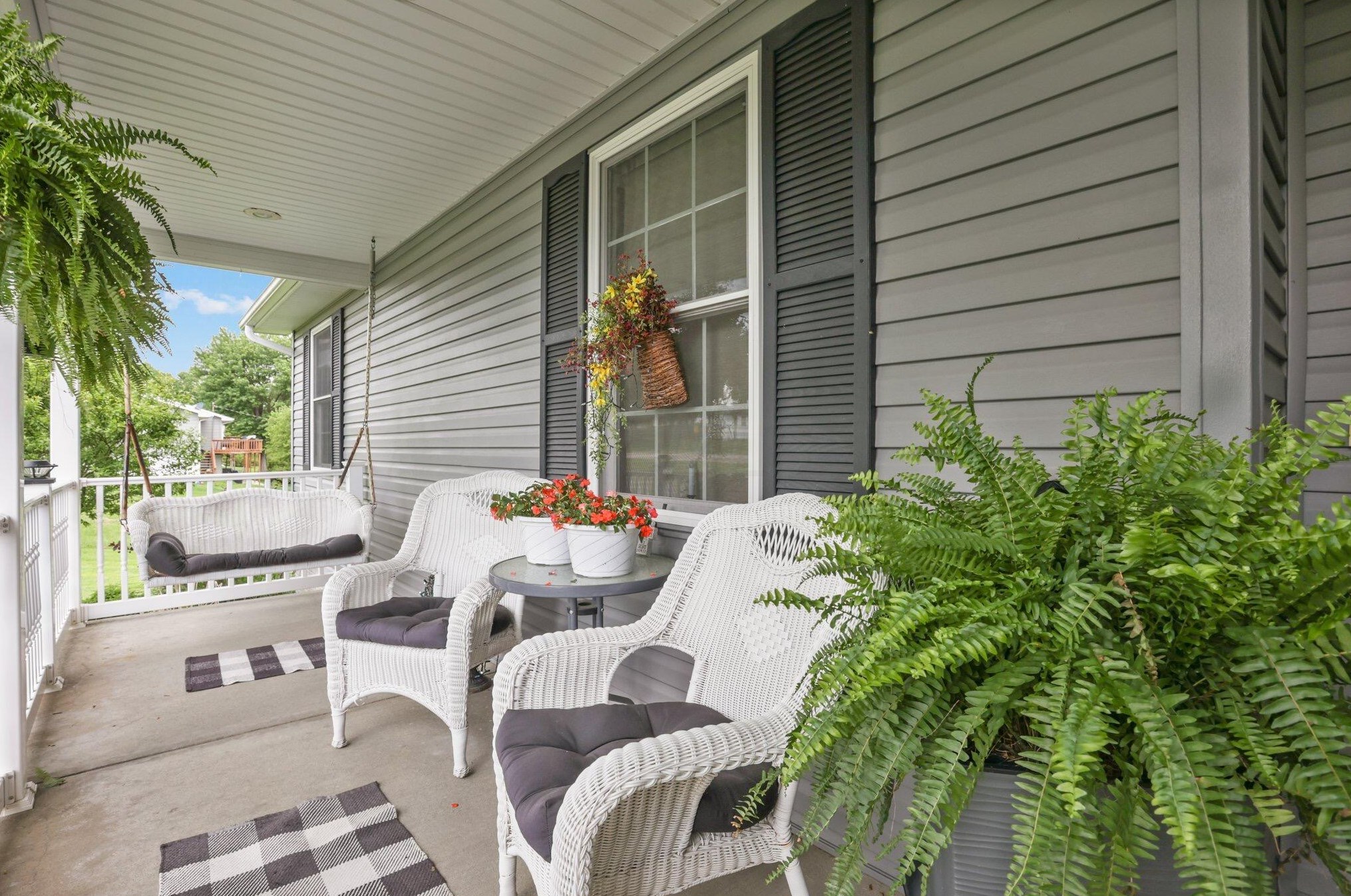 639 Mellwood Dr, New Lexington, OH 43764-9753