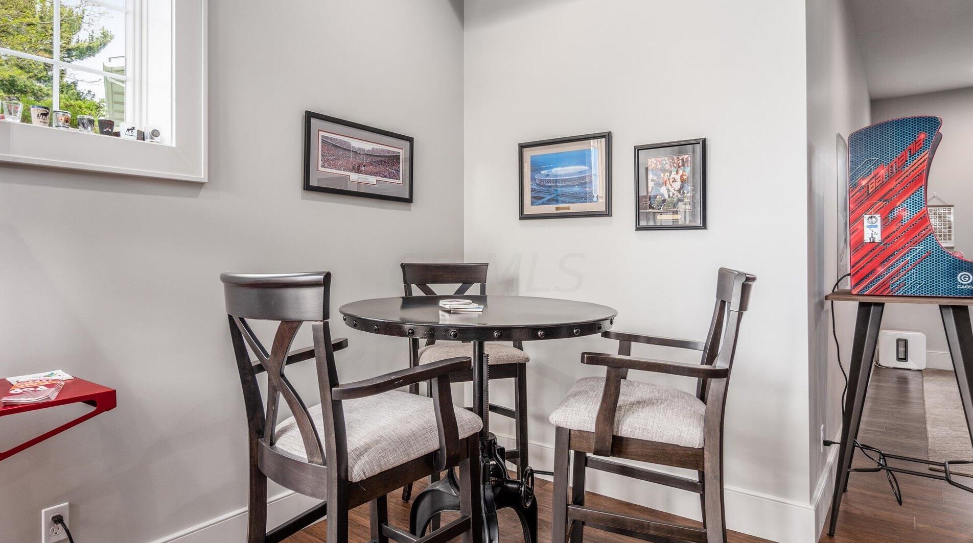 155 Sprague Dr, Hebron OH 43025-9627 exterior