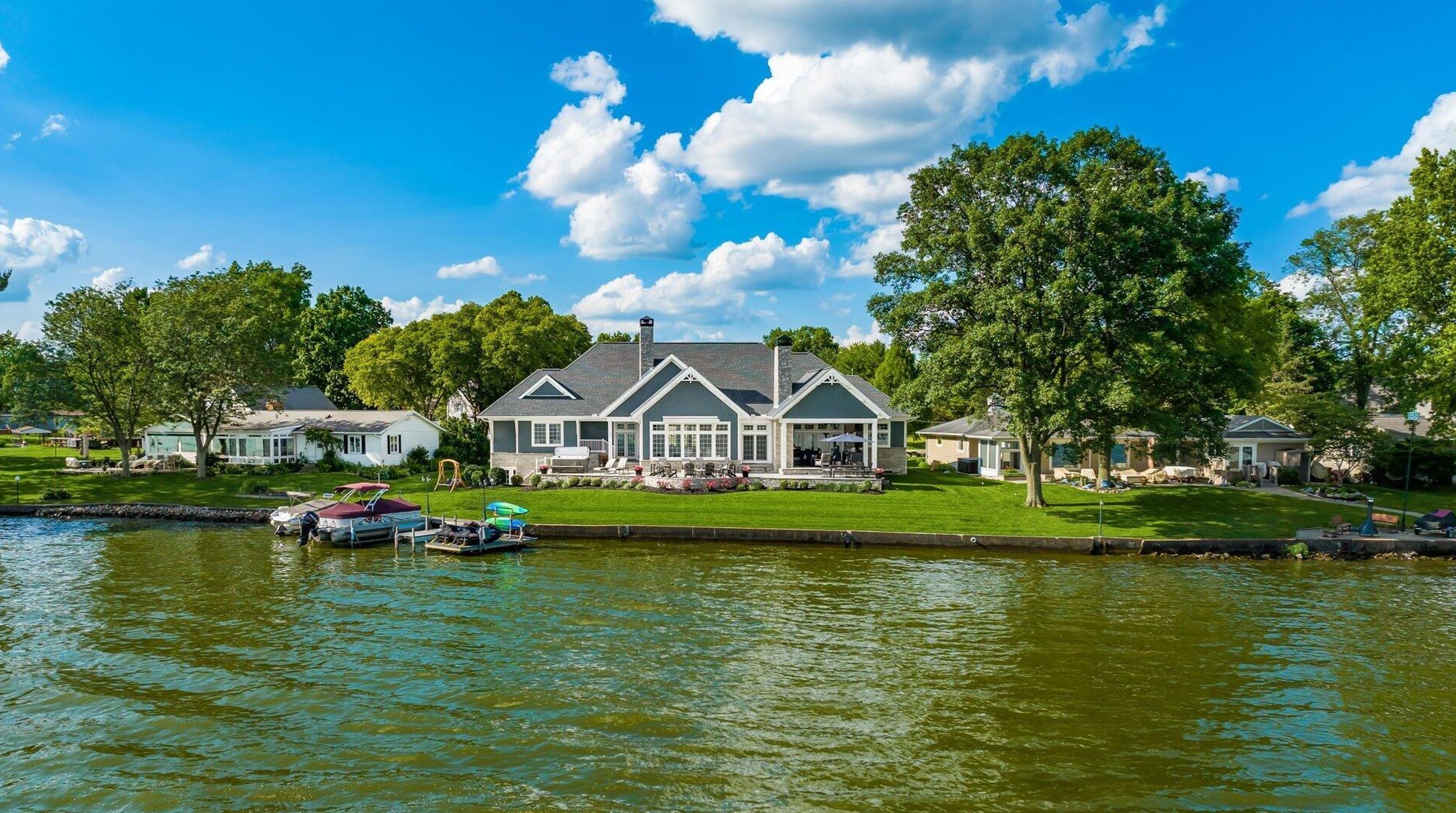 155 Sprague Dr, Hebron OH 43025-9627 exterior