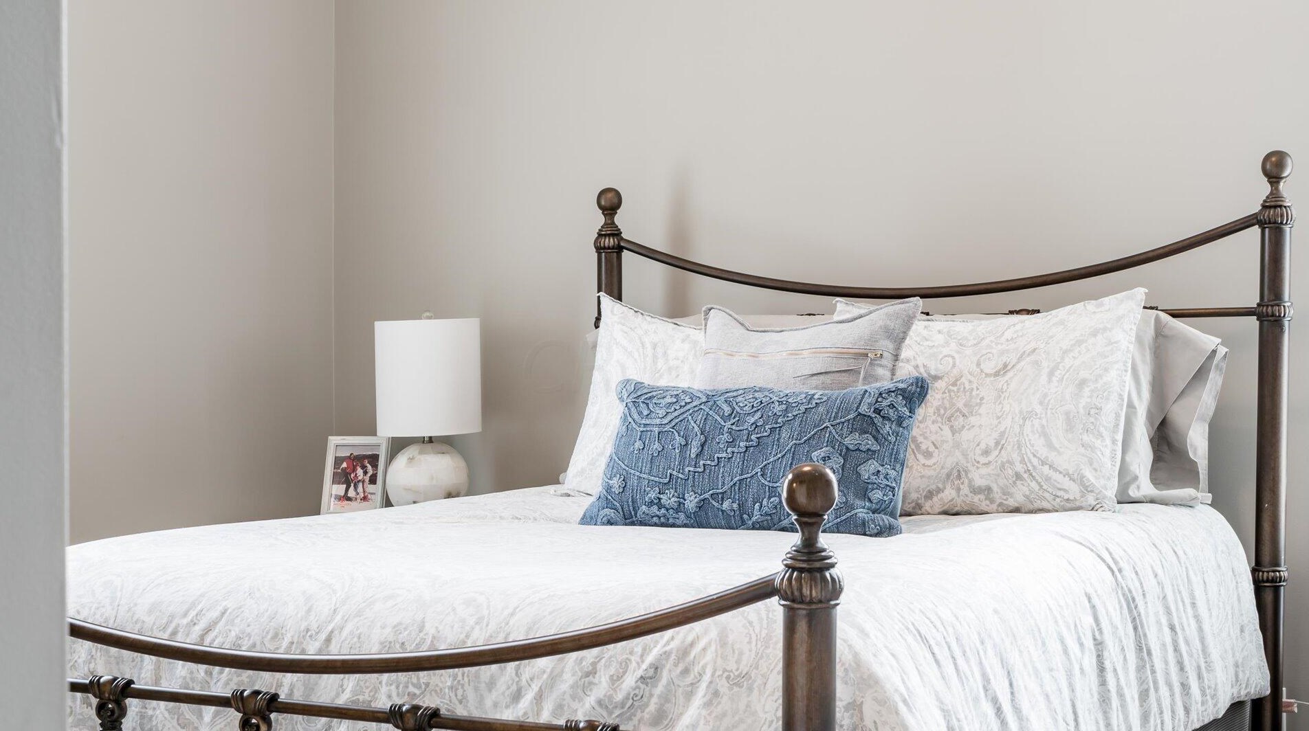 155 Sprague Dr, Hebron OH 43025-9627 exterior