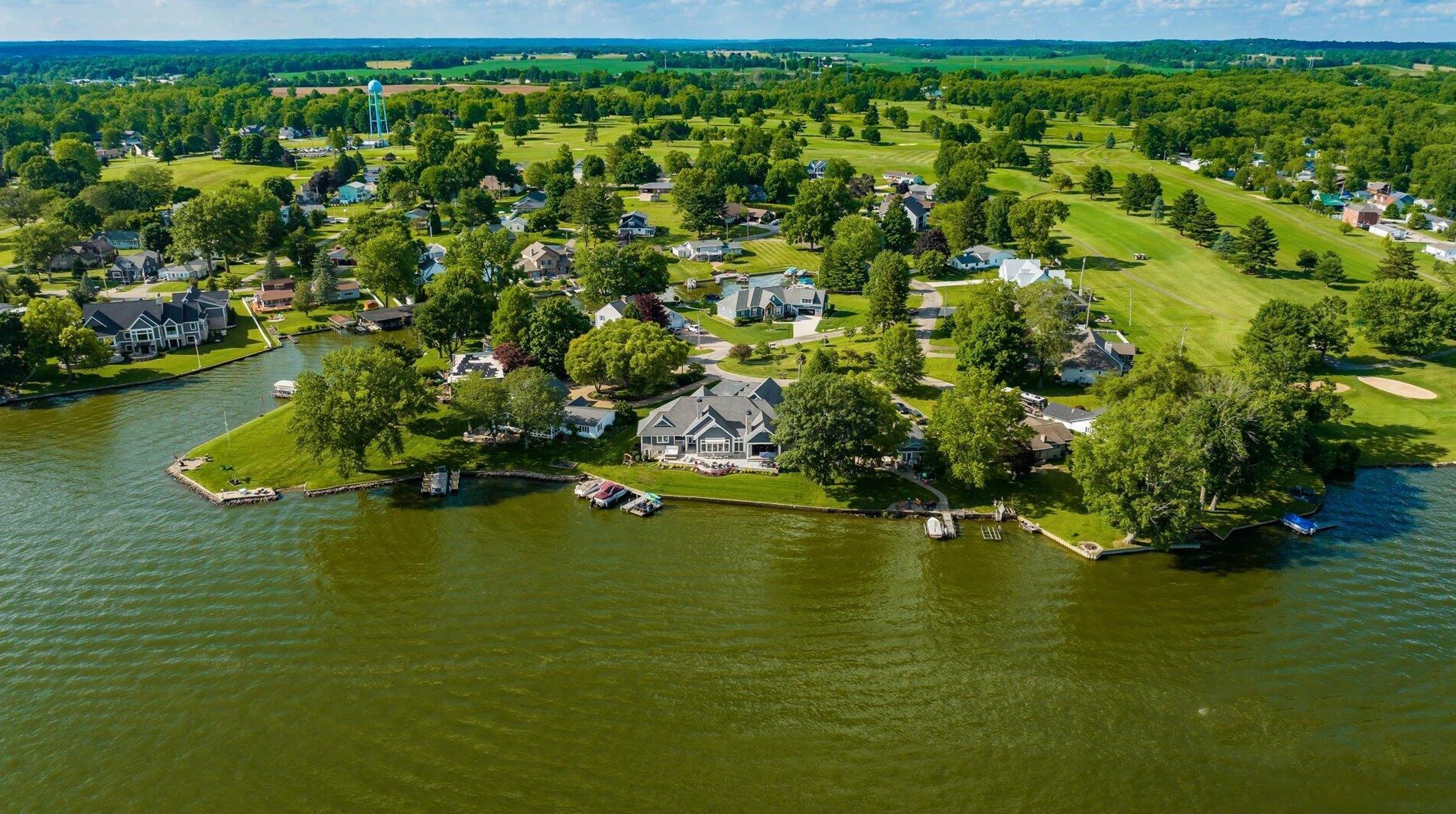 155 Sprague Dr, Hebron OH 43025-9627 exterior