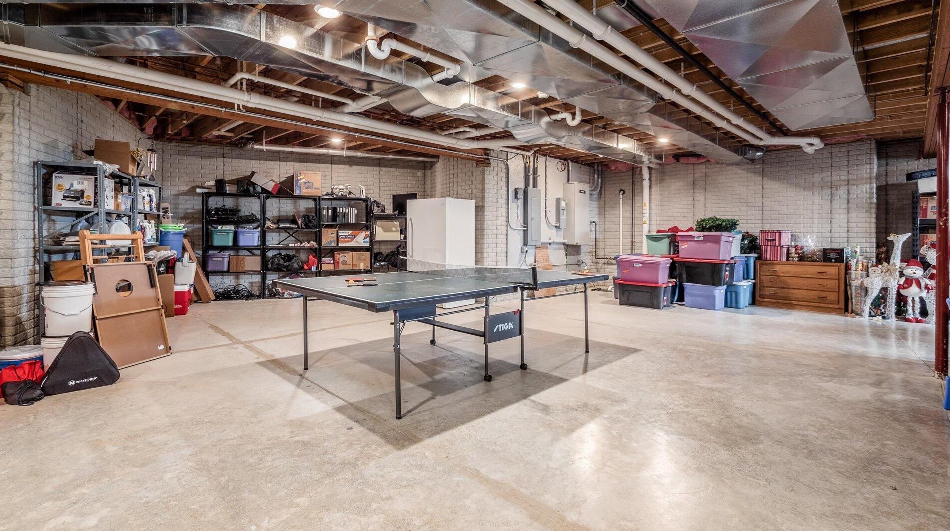 155 Sprague Dr, Hebron OH 43025-9627 exterior