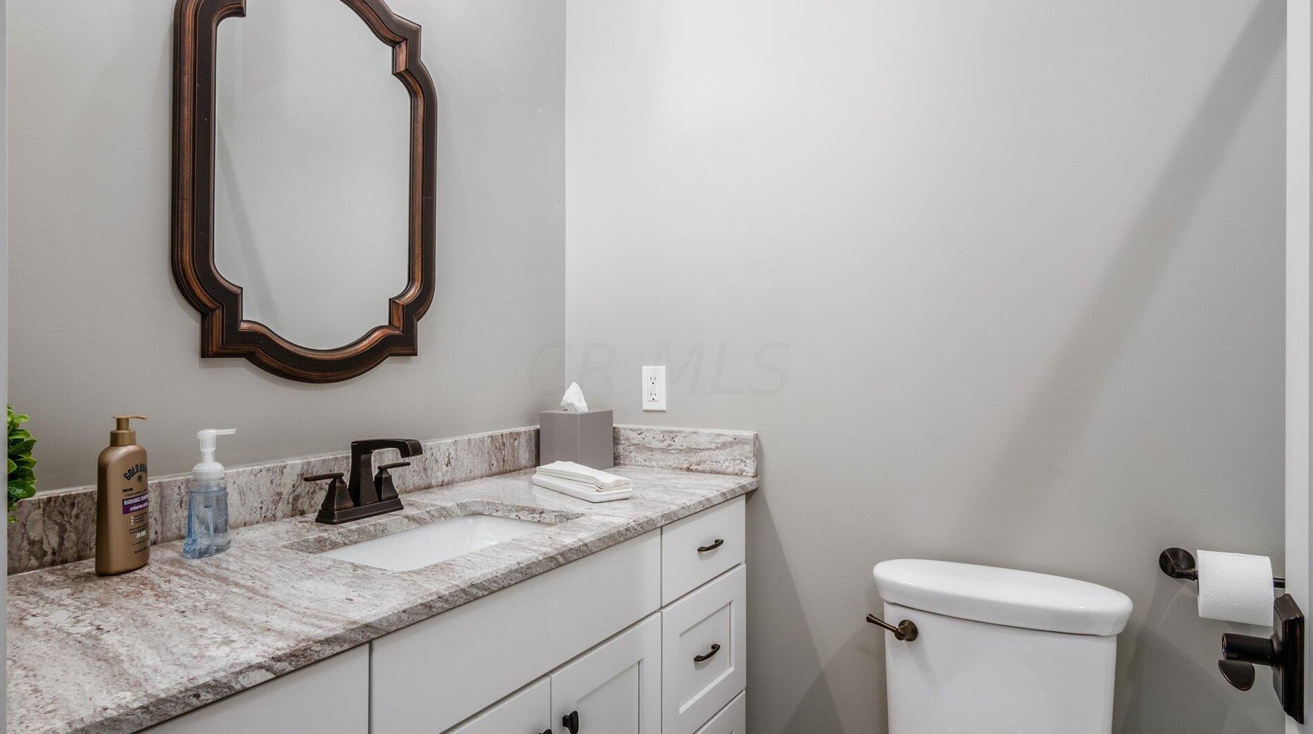 155 Sprague Dr, Hebron OH 43025-9627 exterior