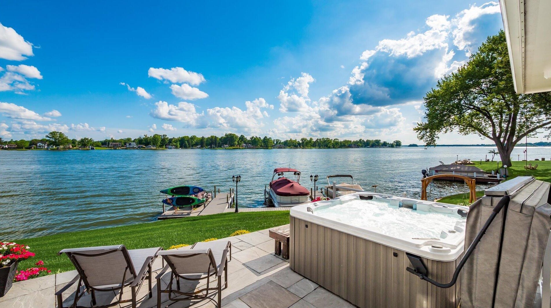 155 Sprague Dr, Hebron OH 43025-9627 exterior