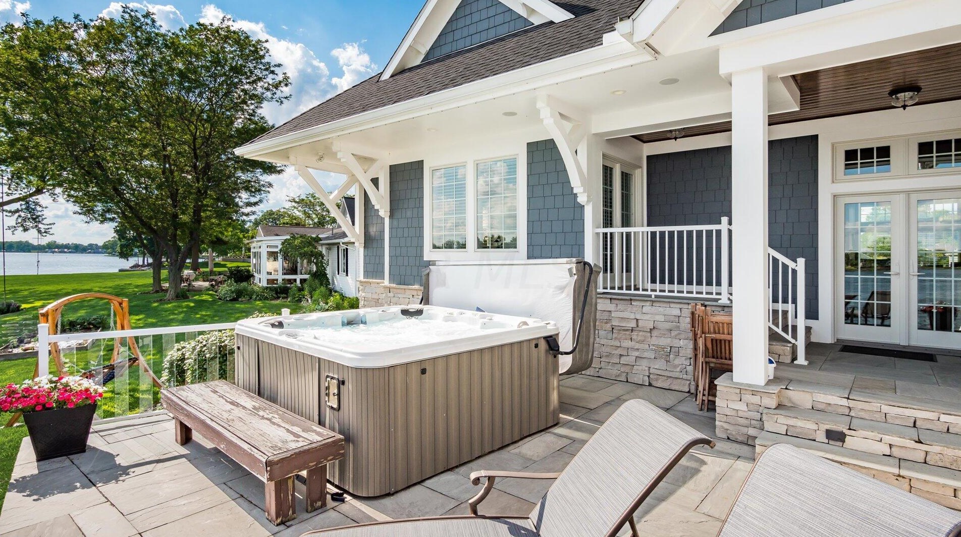 155 Sprague Dr, Hebron OH 43025-9627 exterior