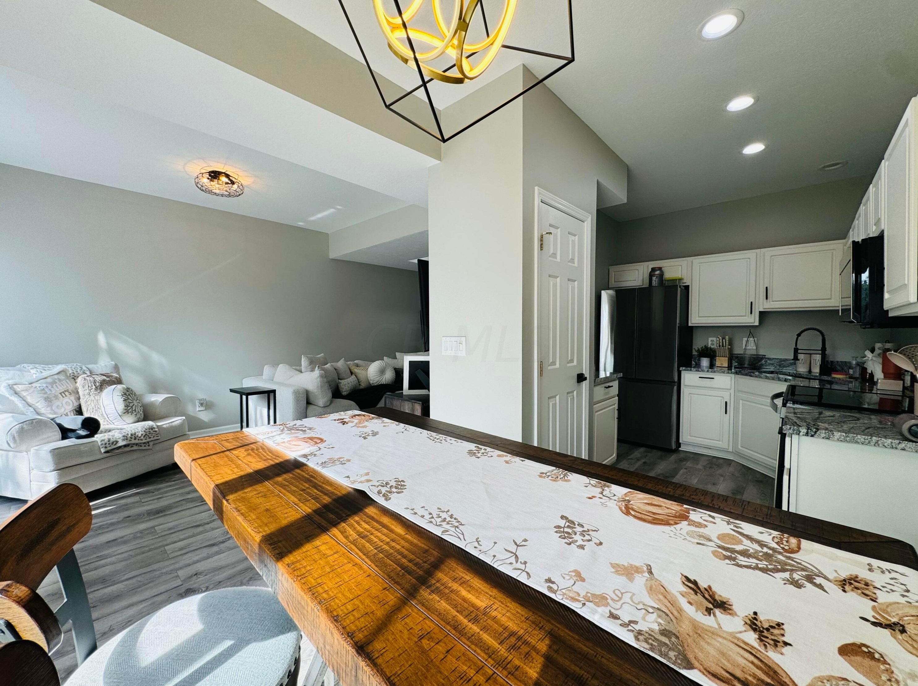 4937 Village Mdw, Westerville OH  43081-8631 exterior