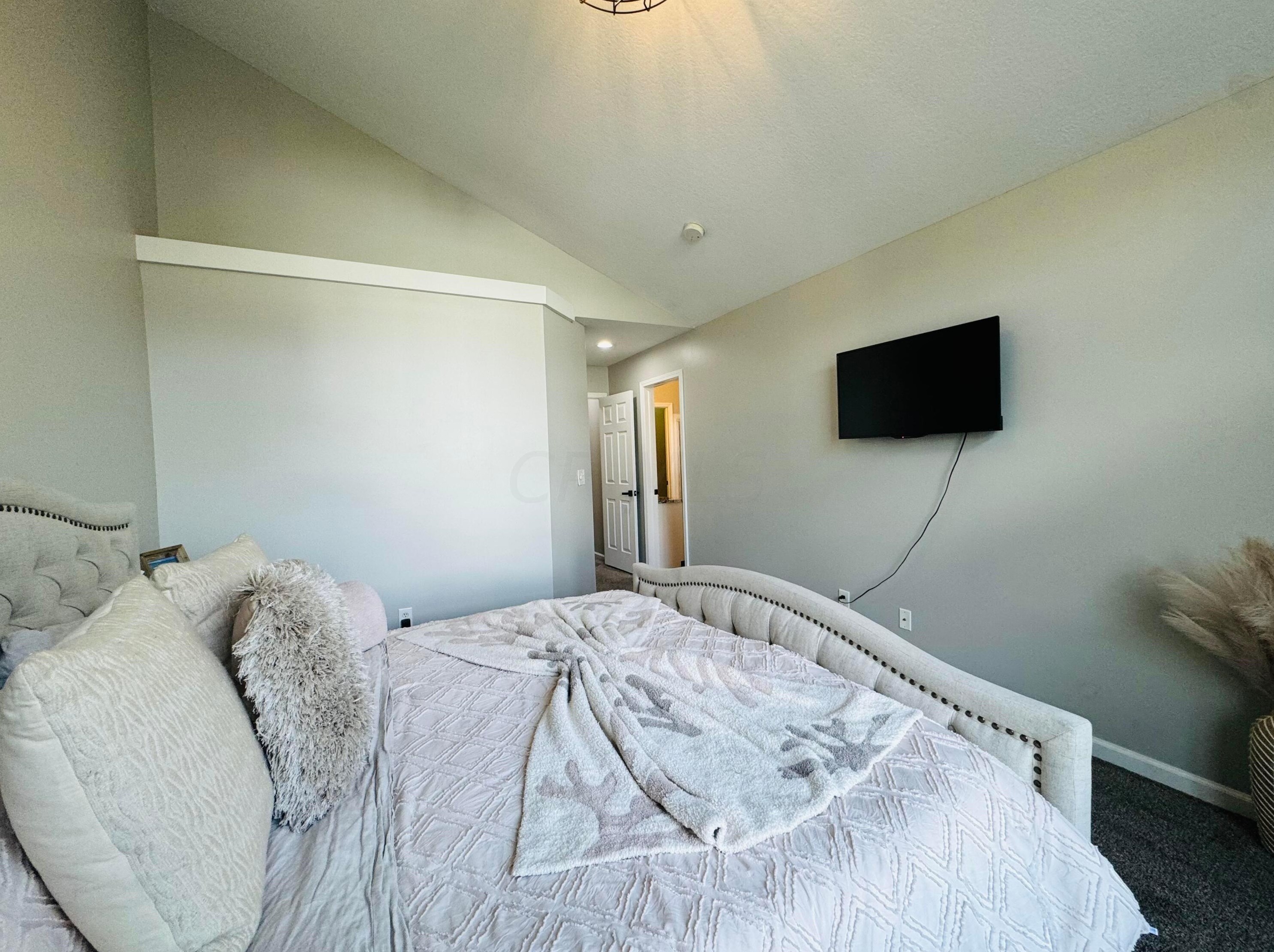 4937 Village Mdw, Westerville OH  43081-8631 exterior