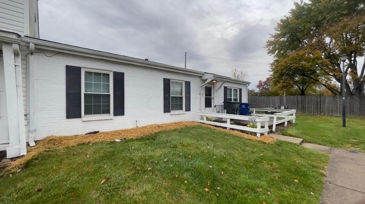 2452 Winding Hills Ct, Columbus, OH 43224