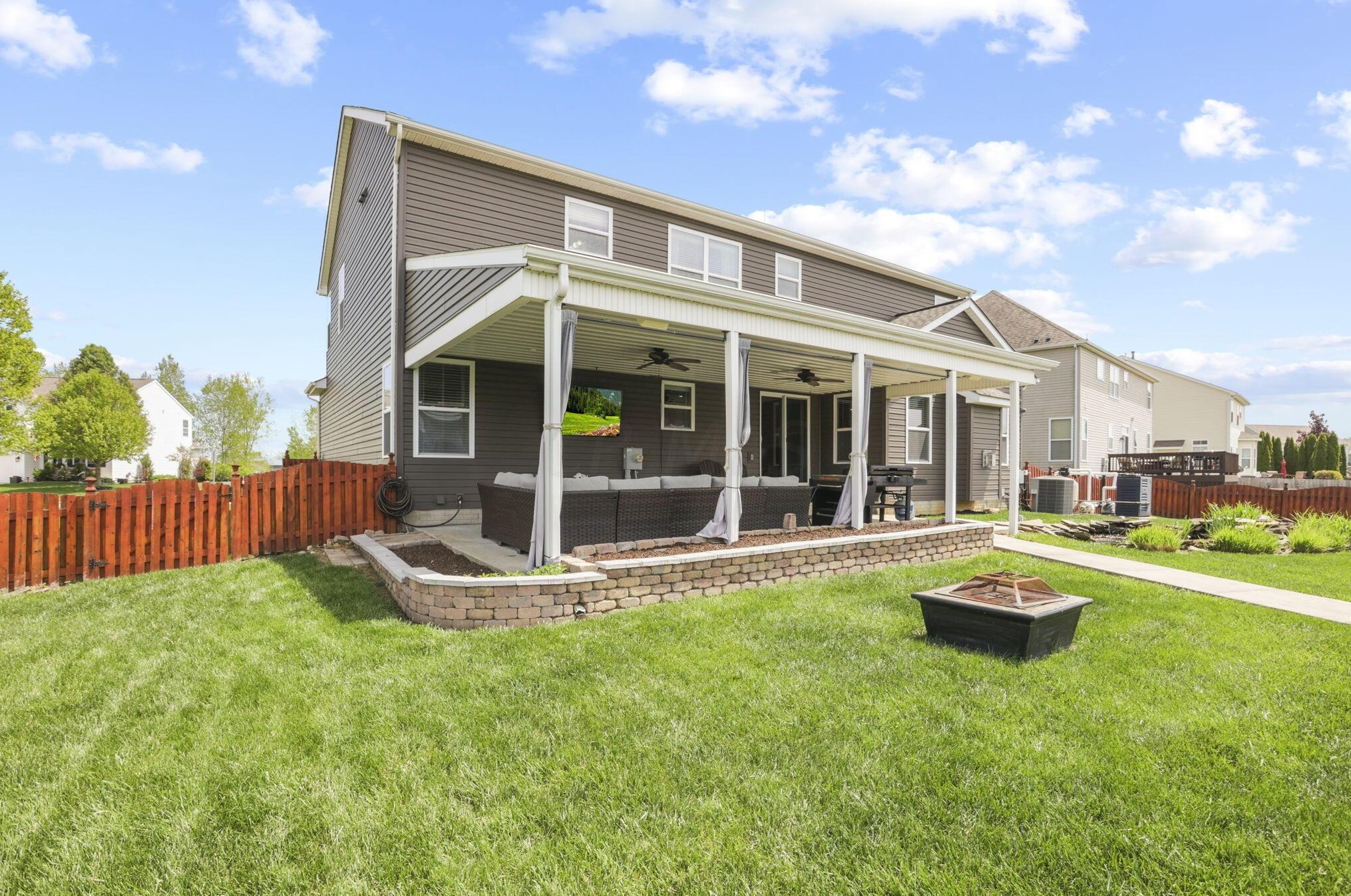 142 Mannaseh Dr, Granville, OH 43023-9059