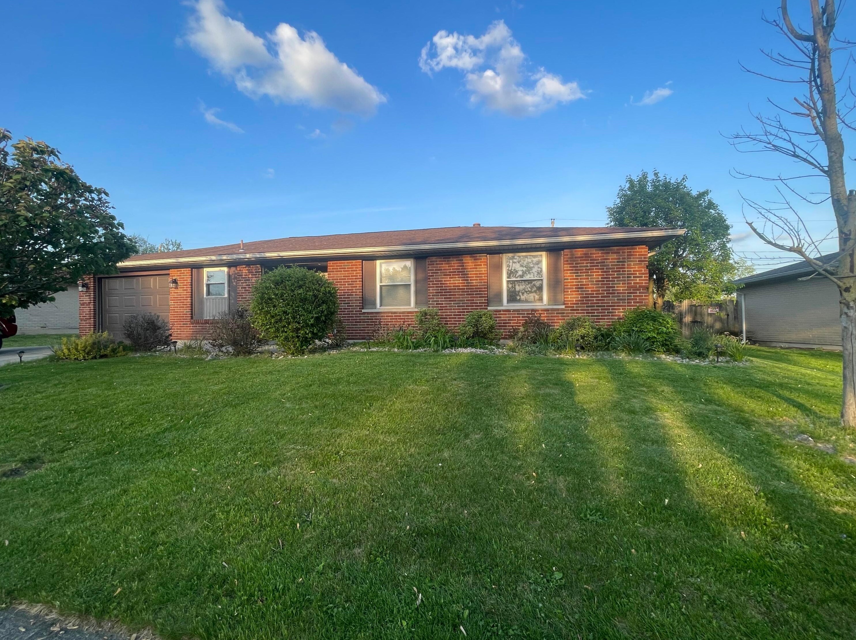 7730 Stockholm Dr, Dayton, OH 45424-2254
