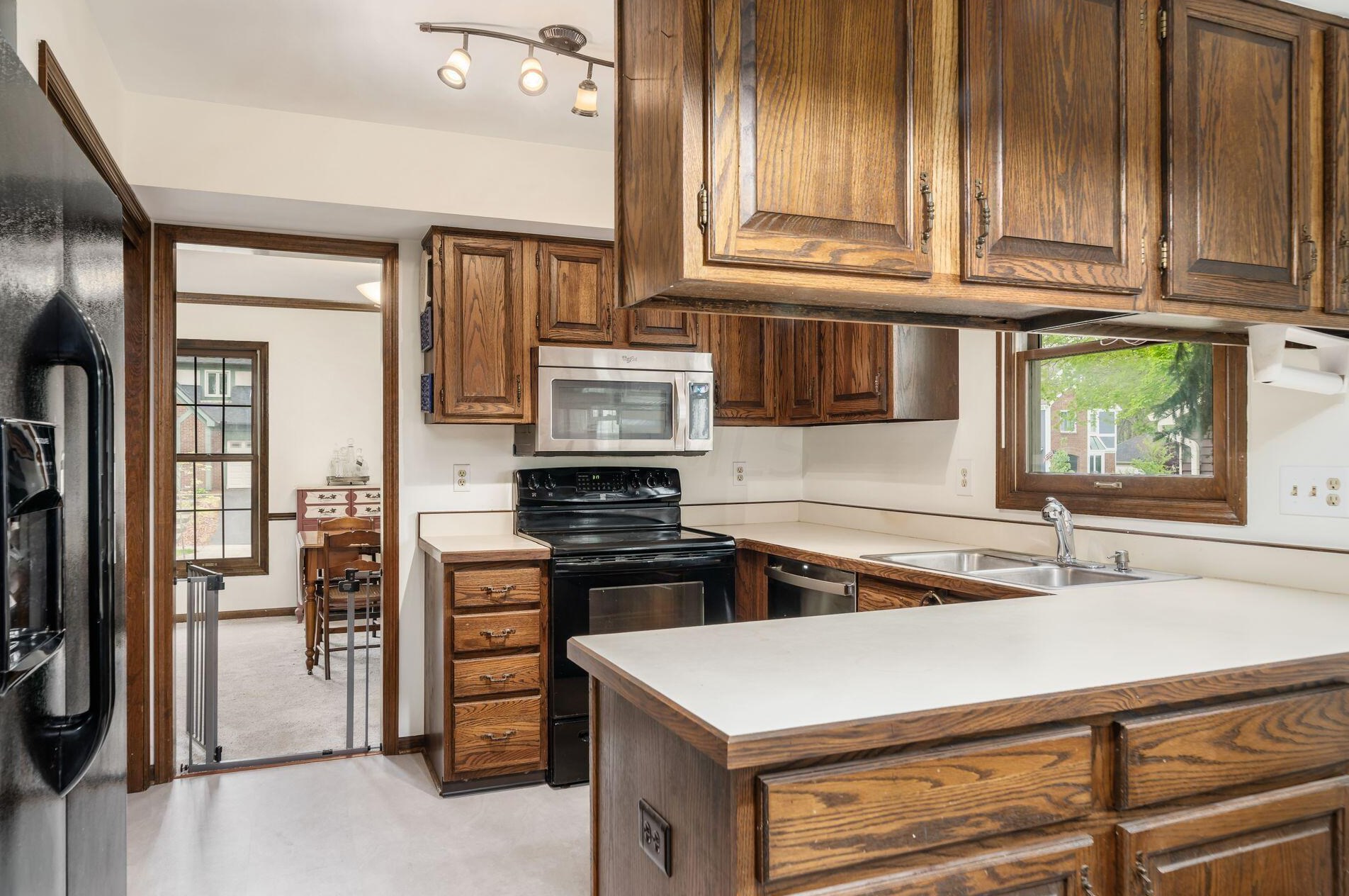 438 Mainsail Dr, Westerville OH  43081-2745 exterior