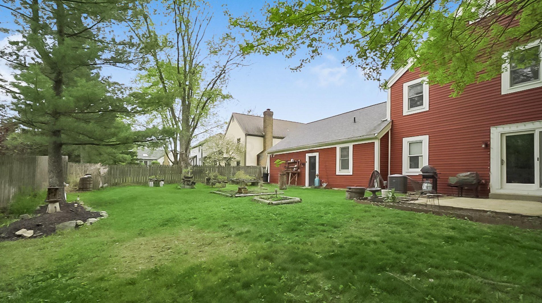 438 Mainsail Dr, Westerville OH  43081-2745 exterior