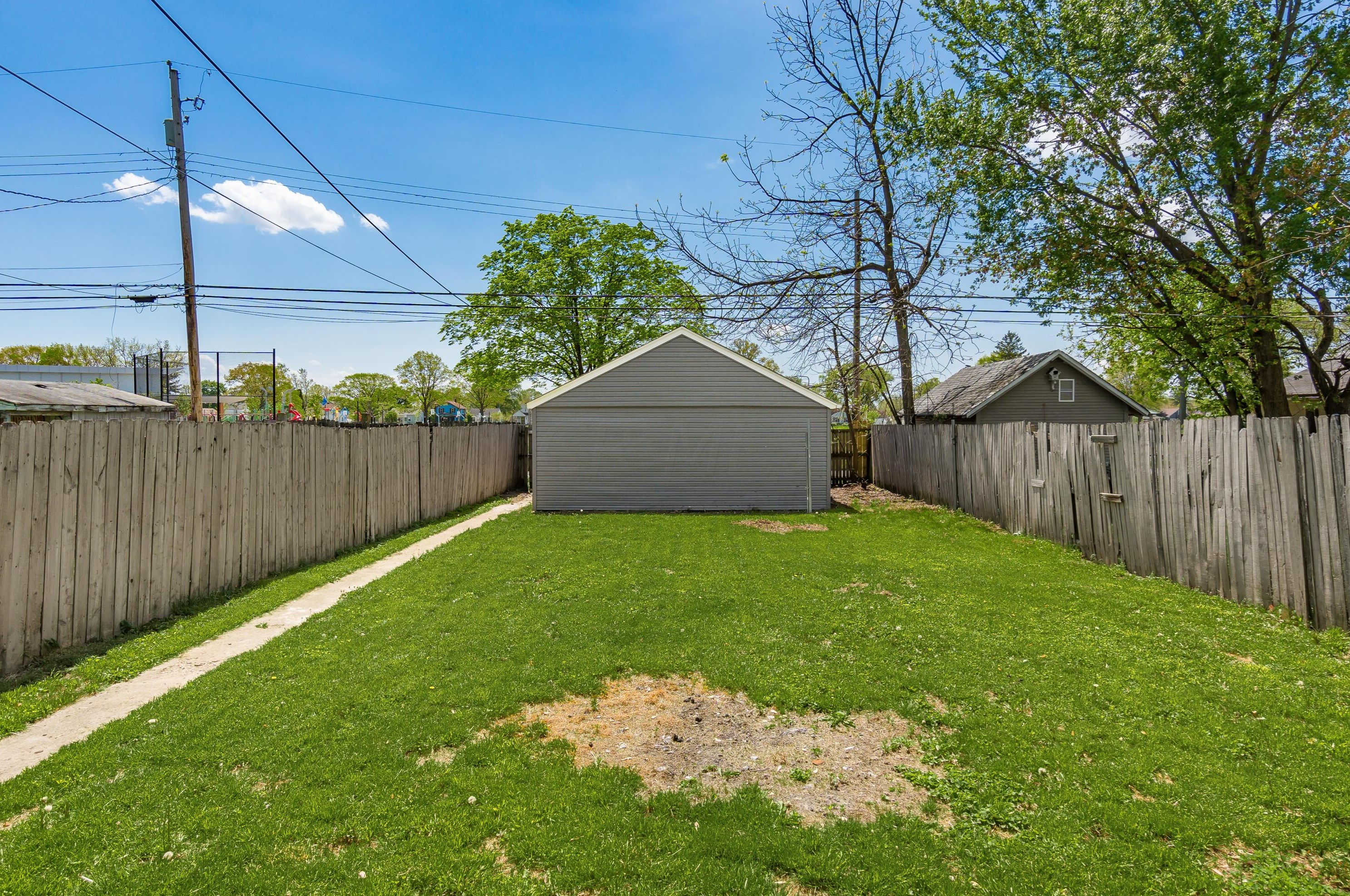 1319 Genessee Ave, Columbus OH 43211-1432 exterior